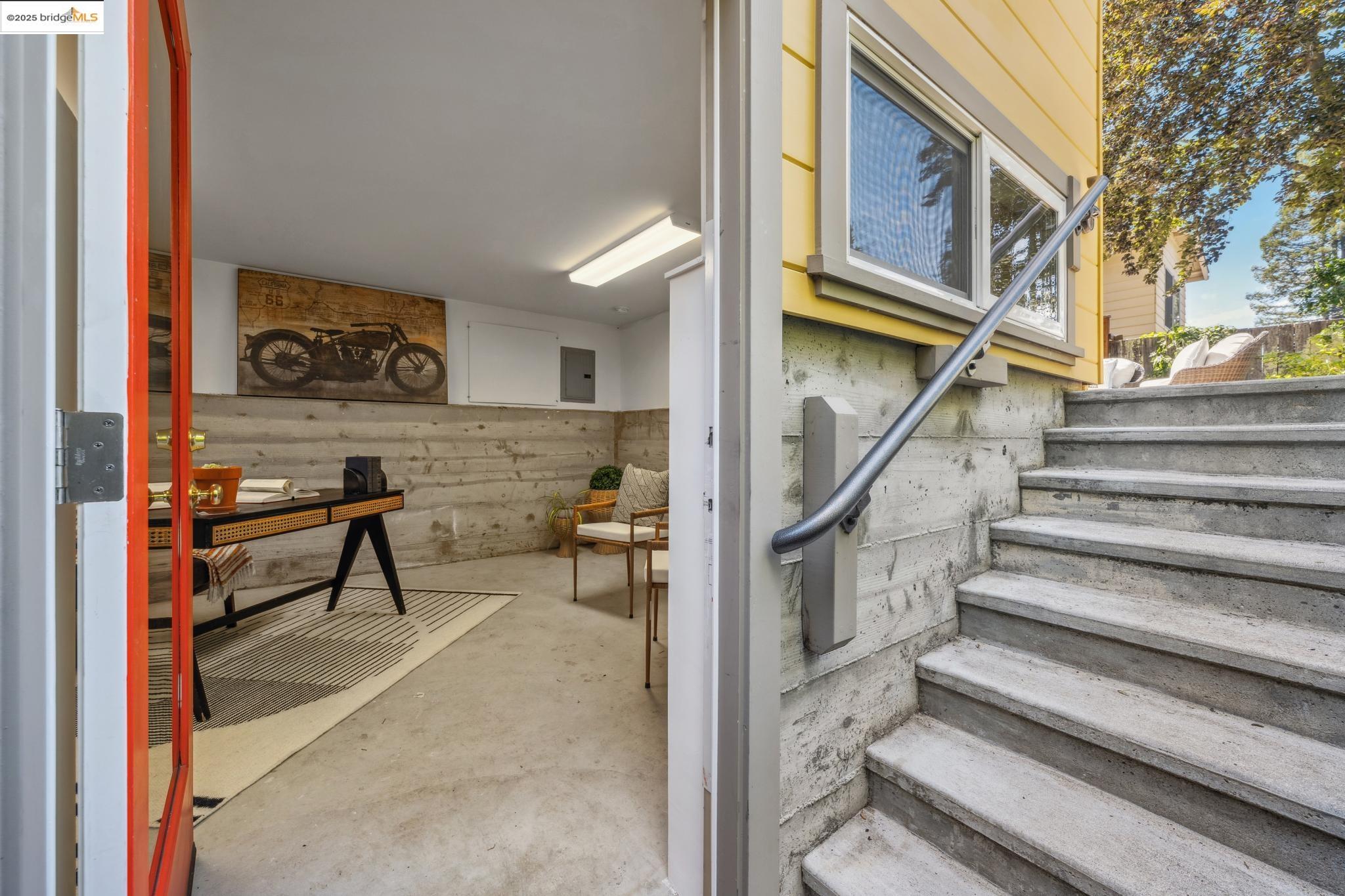 196 Glenwood Glade, Oakland, California 94611, 3 Bedrooms Bedrooms, 6 Rooms Rooms,2 BathroomsBathrooms,Residential,For Sale,196 Glenwood Glade,41106563