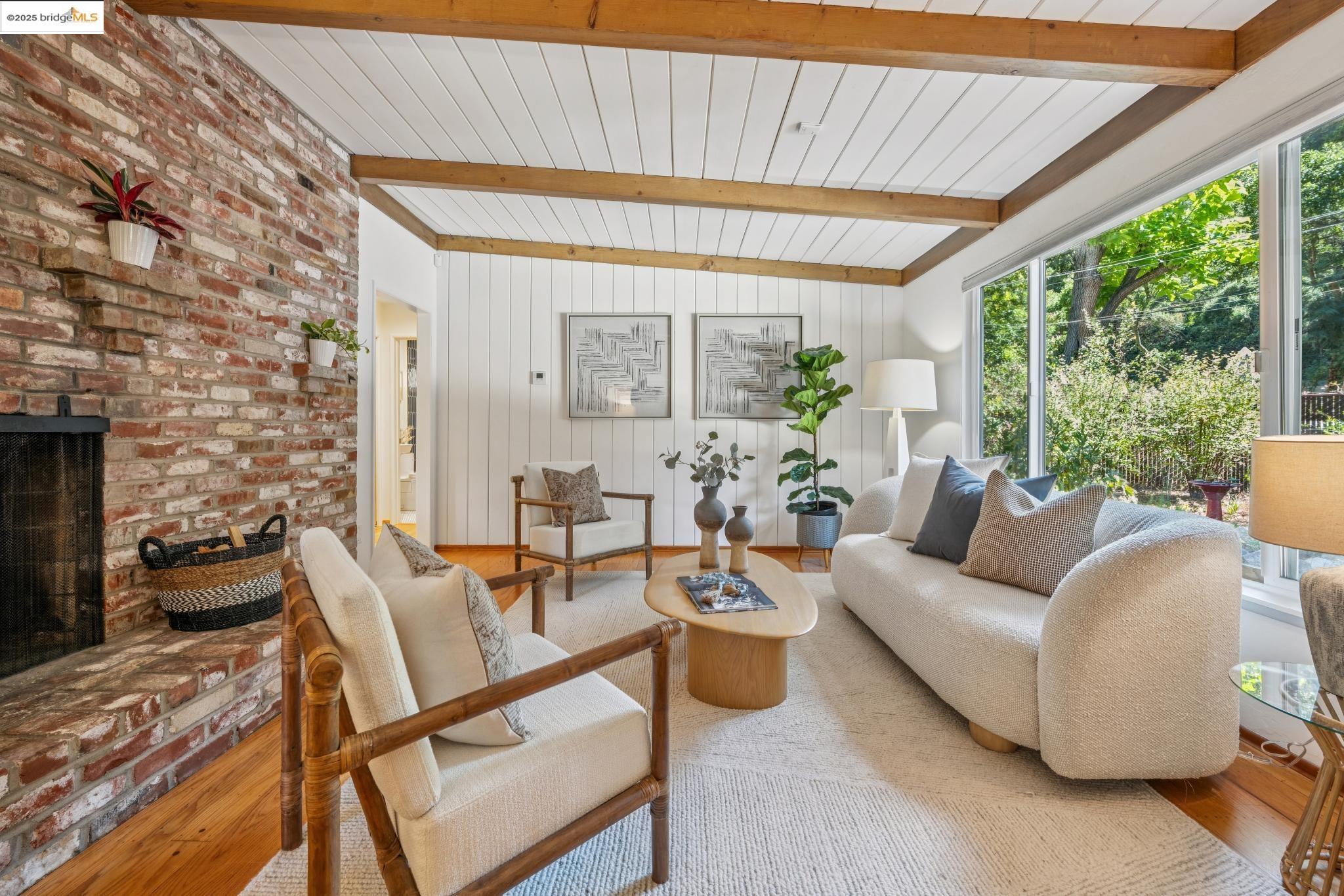 196 Glenwood Glade, Oakland, California 94611, 3 Bedrooms Bedrooms, 6 Rooms Rooms,2 BathroomsBathrooms,Residential,For Sale,196 Glenwood Glade,41106563