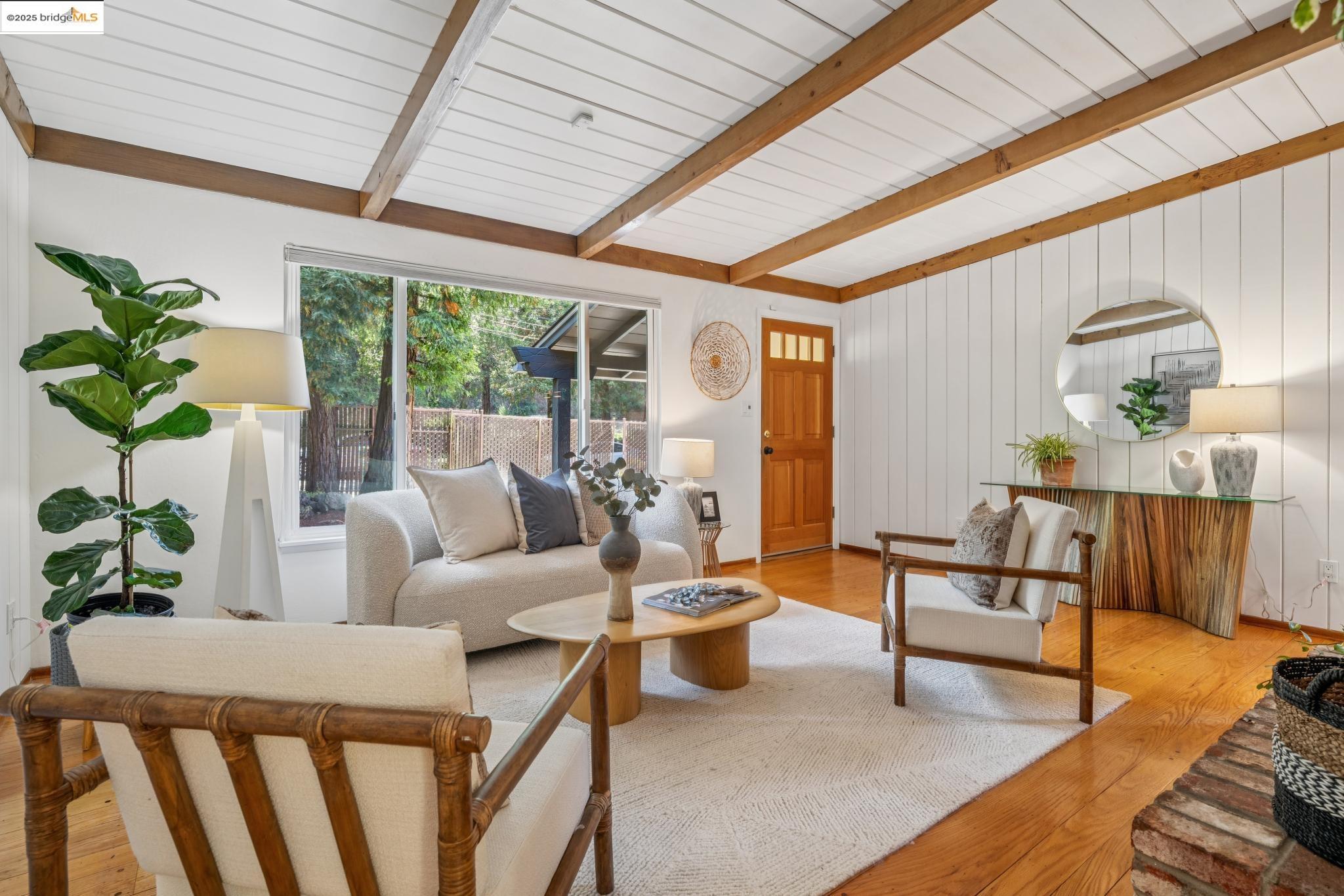 196 Glenwood Glade, Oakland, California 94611, 3 Bedrooms Bedrooms, 6 Rooms Rooms,2 BathroomsBathrooms,Residential,For Sale,196 Glenwood Glade,41106563