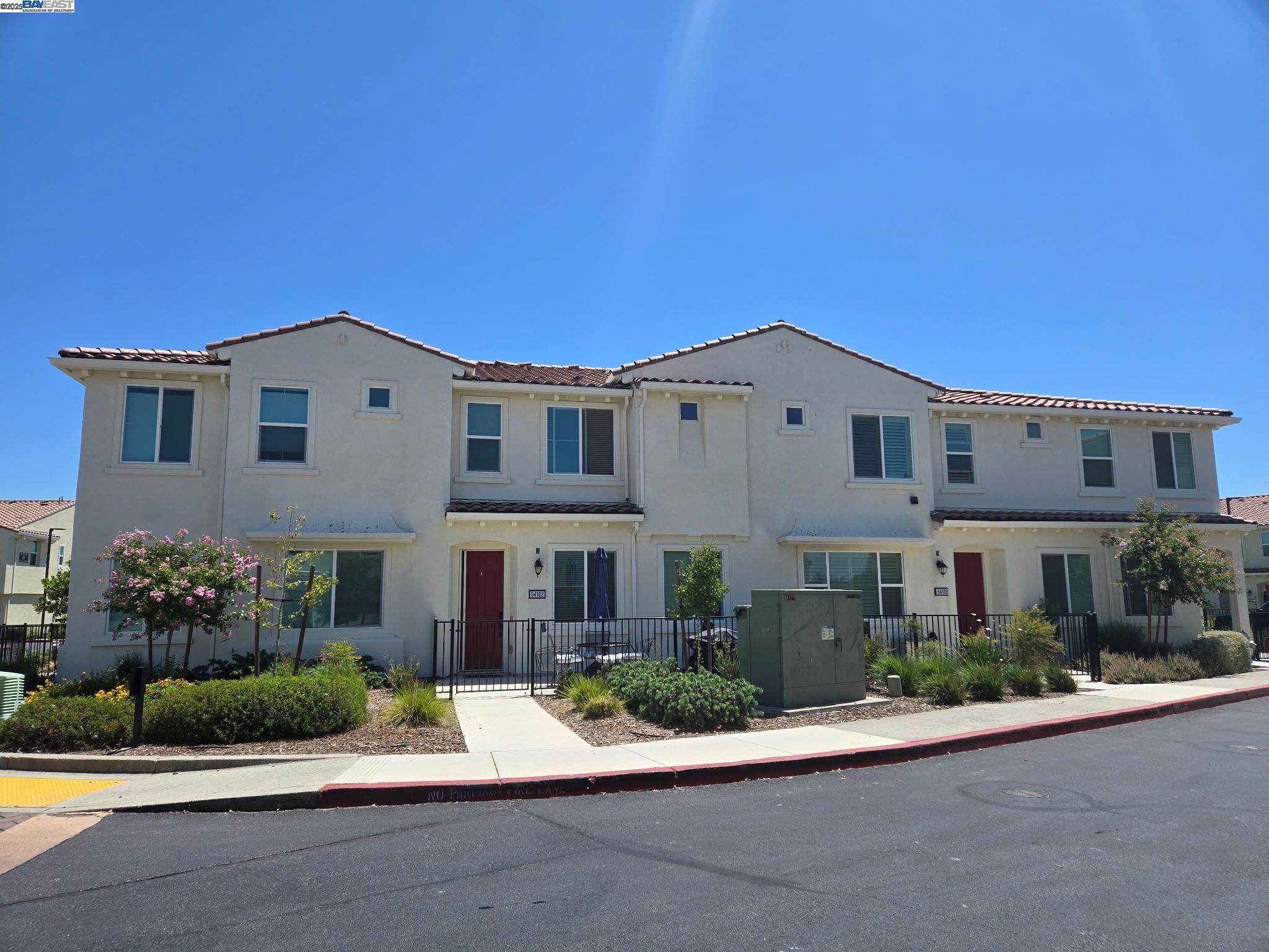 5301 E Commerce Way # 54102, Sacramento, California 95835, 3 Bedrooms Bedrooms, 5 Rooms Rooms,2 BathroomsBathrooms,Residential,For Sale,5301 E Commerce Way # 54102,41106566