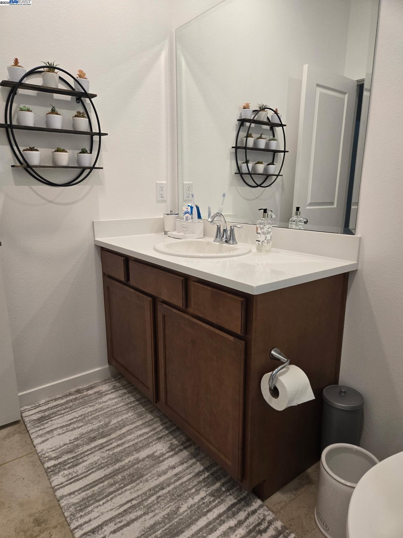5301 E Commerce Way # 54102, Sacramento, California 95835, 3 Bedrooms Bedrooms, 5 Rooms Rooms,2 BathroomsBathrooms,Residential,For Sale,5301 E Commerce Way # 54102,41106566