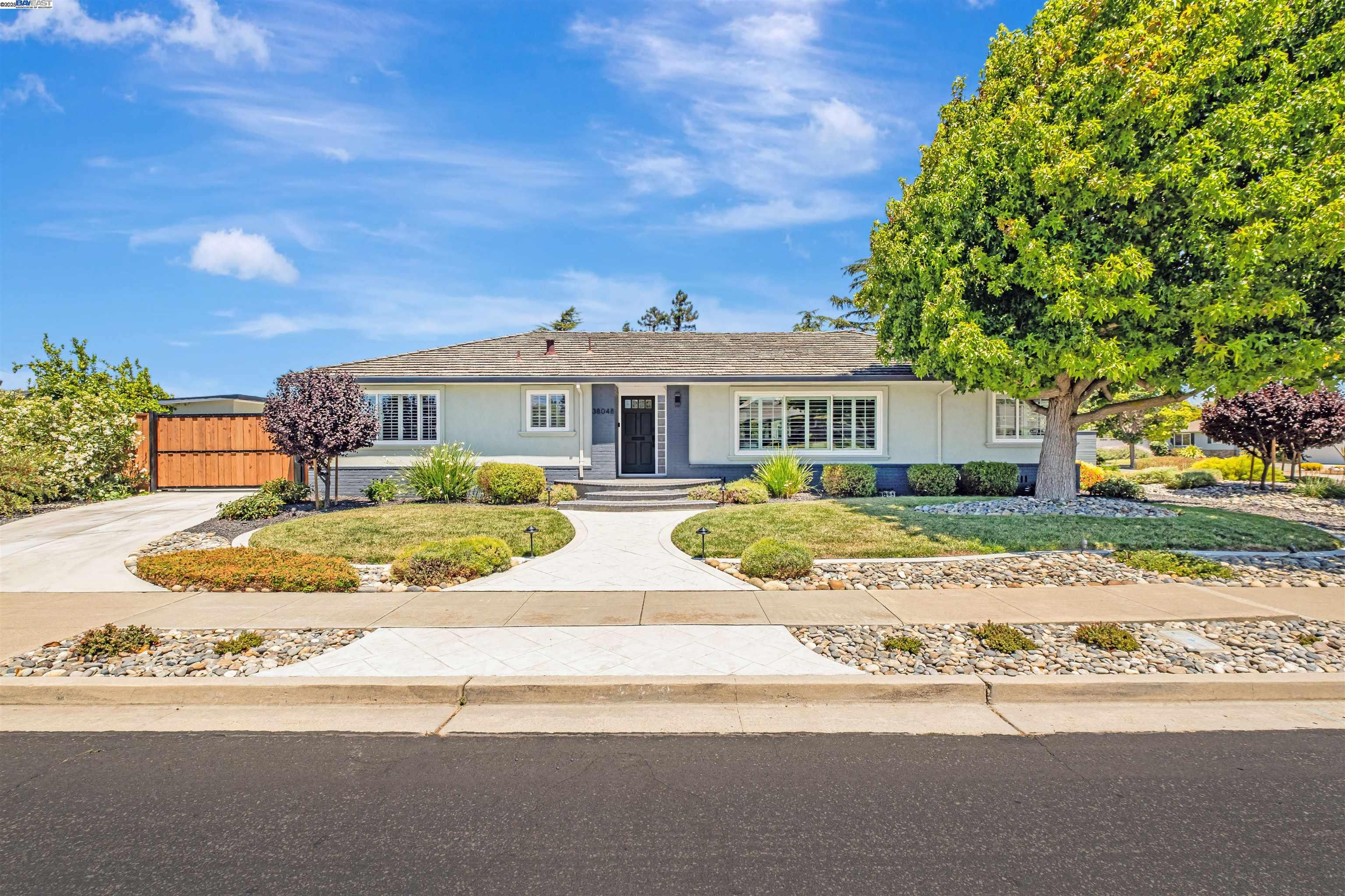 Detail Gallery Image 1 of 1 For 38048 Glenmoor Dr, Fremont,  CA 94536 - 3 Beds | 3/1 Baths