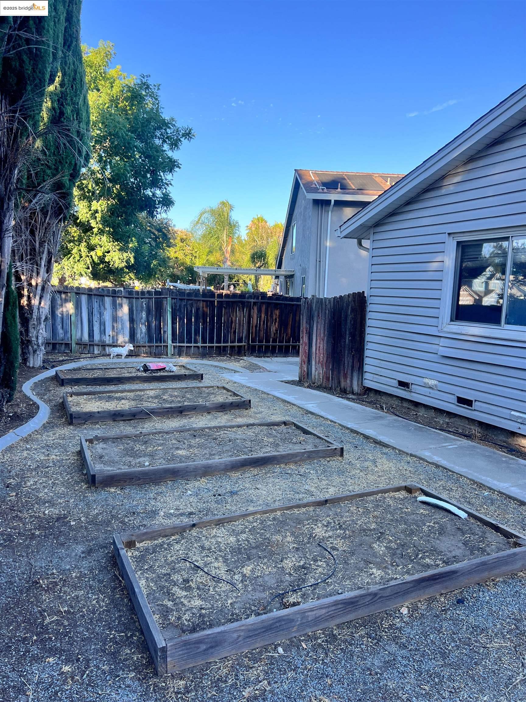 19 LISA COURT, Brentwood, California 94513, 4 Bedrooms Bedrooms, 9 Rooms Rooms,2 BathroomsBathrooms,Residential,For Sale,19 LISA COURT,41106570