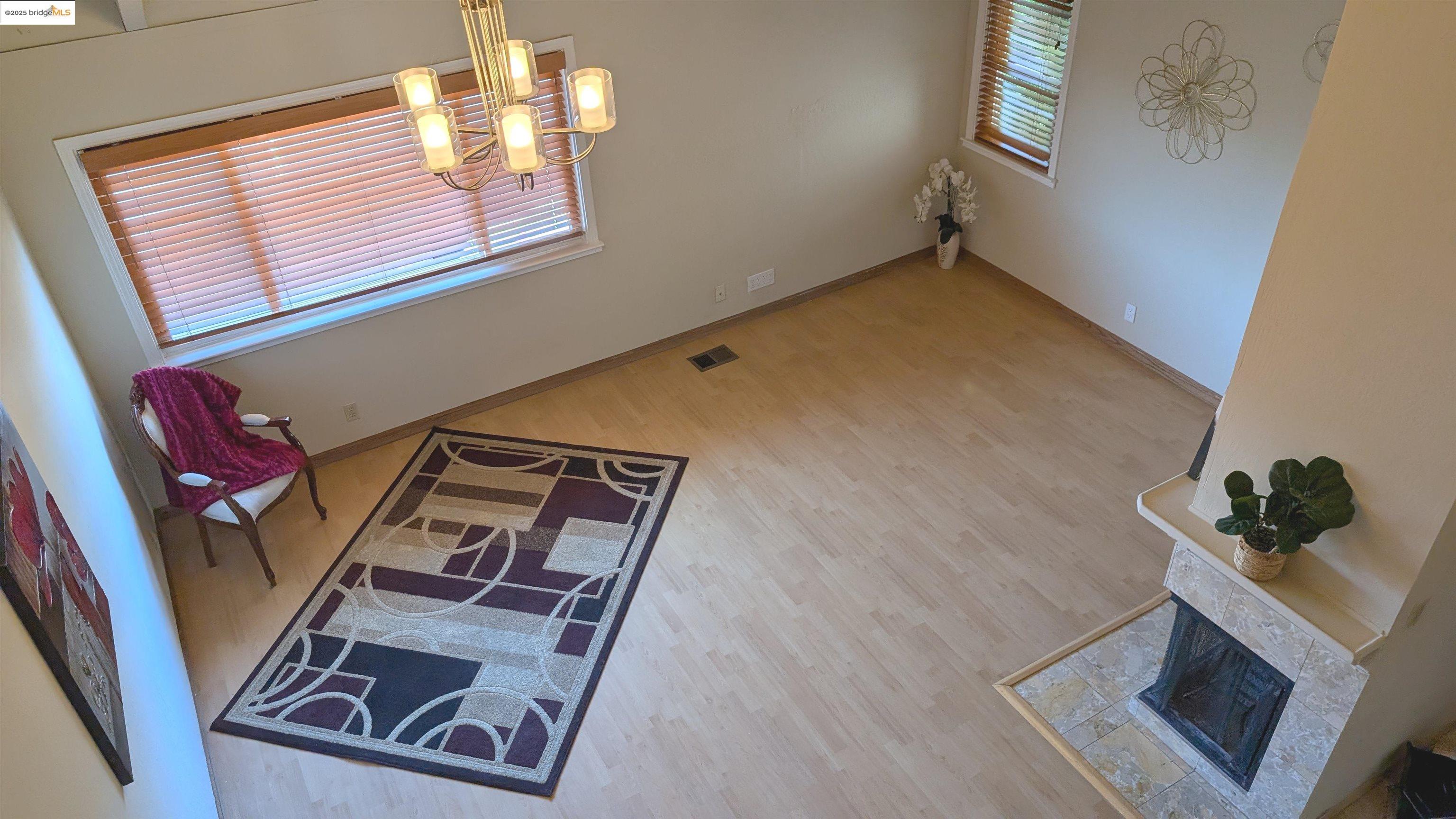 Photo #2: 41106571 Listing 