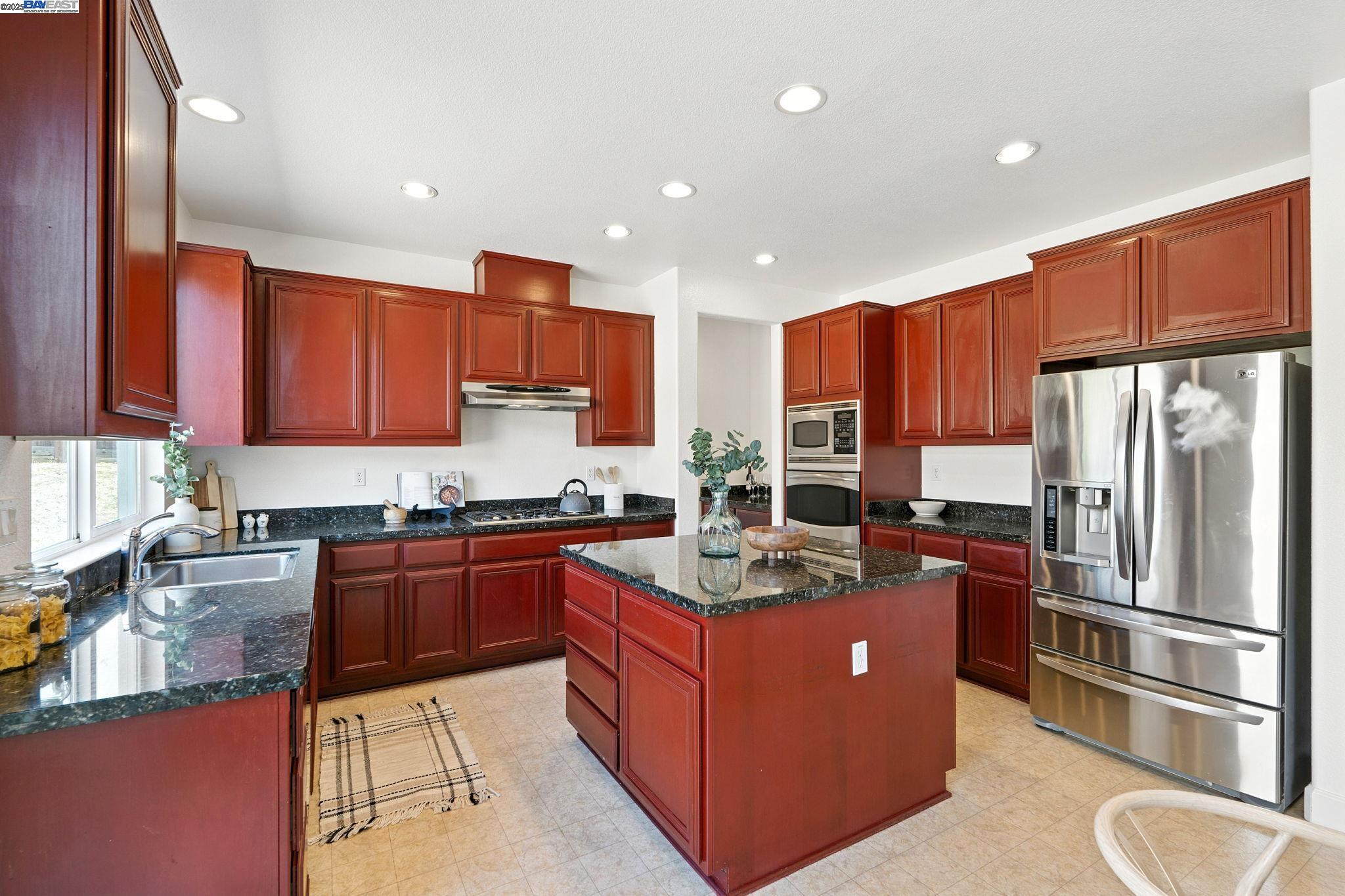 3909 Danbury Way, Fairfield, California 94533, 5 Bedrooms Bedrooms, 10 Rooms Rooms,3 BathroomsBathrooms,Residential,For Sale,3909 Danbury Way,41106572