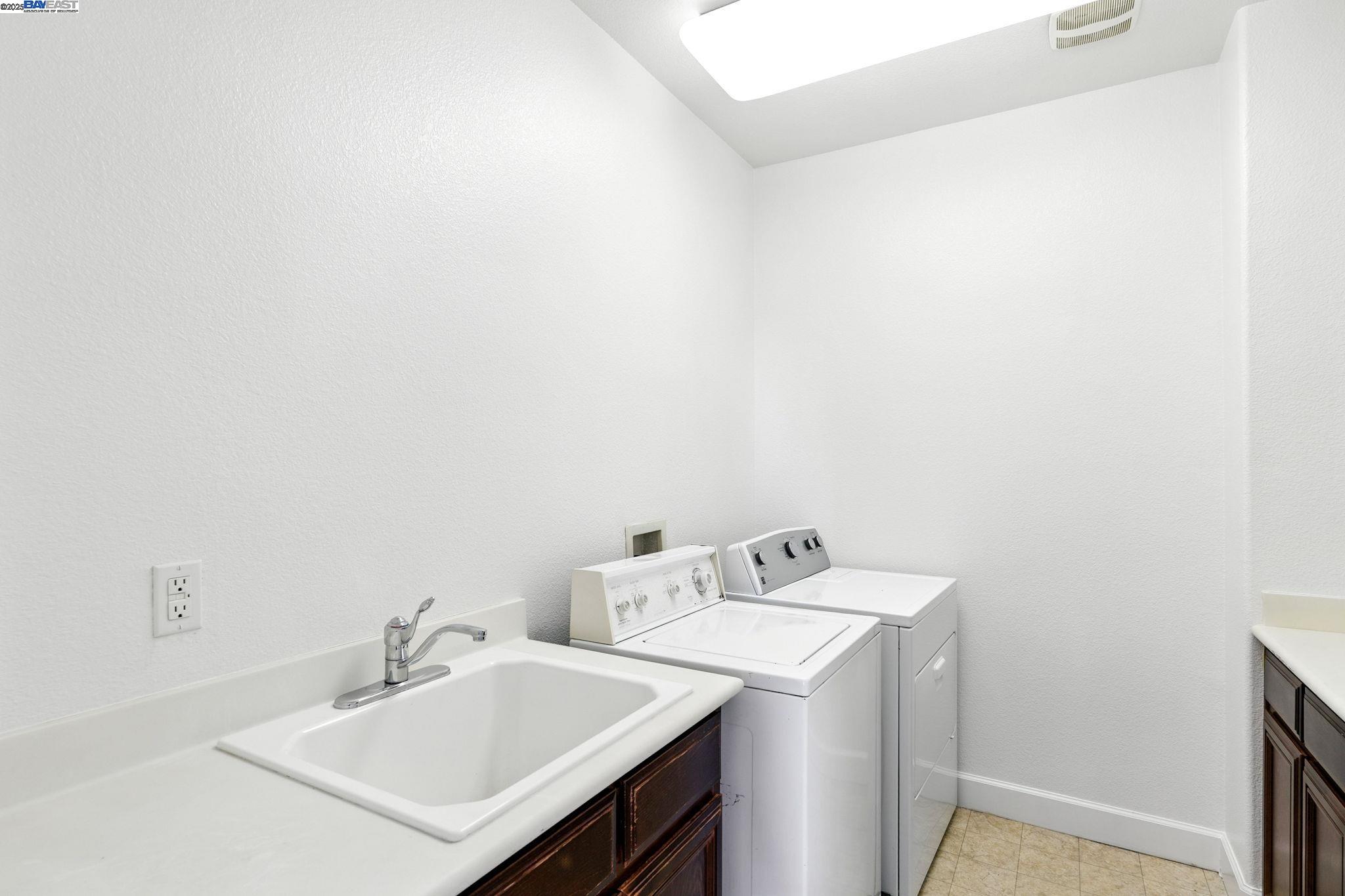 3909 Danbury Way, Fairfield, California 94533, 5 Bedrooms Bedrooms, 10 Rooms Rooms,3 BathroomsBathrooms,Residential,For Sale,3909 Danbury Way,41106572