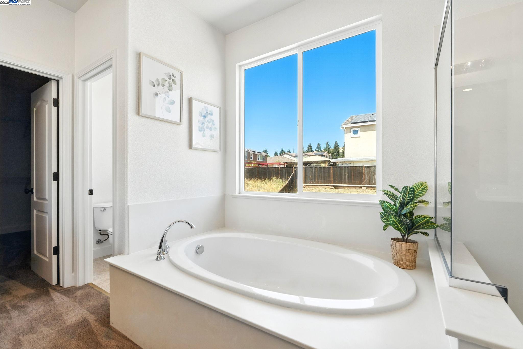 3909 Danbury Way, Fairfield, California 94533, 5 Bedrooms Bedrooms, 10 Rooms Rooms,3 BathroomsBathrooms,Residential,For Sale,3909 Danbury Way,41106572