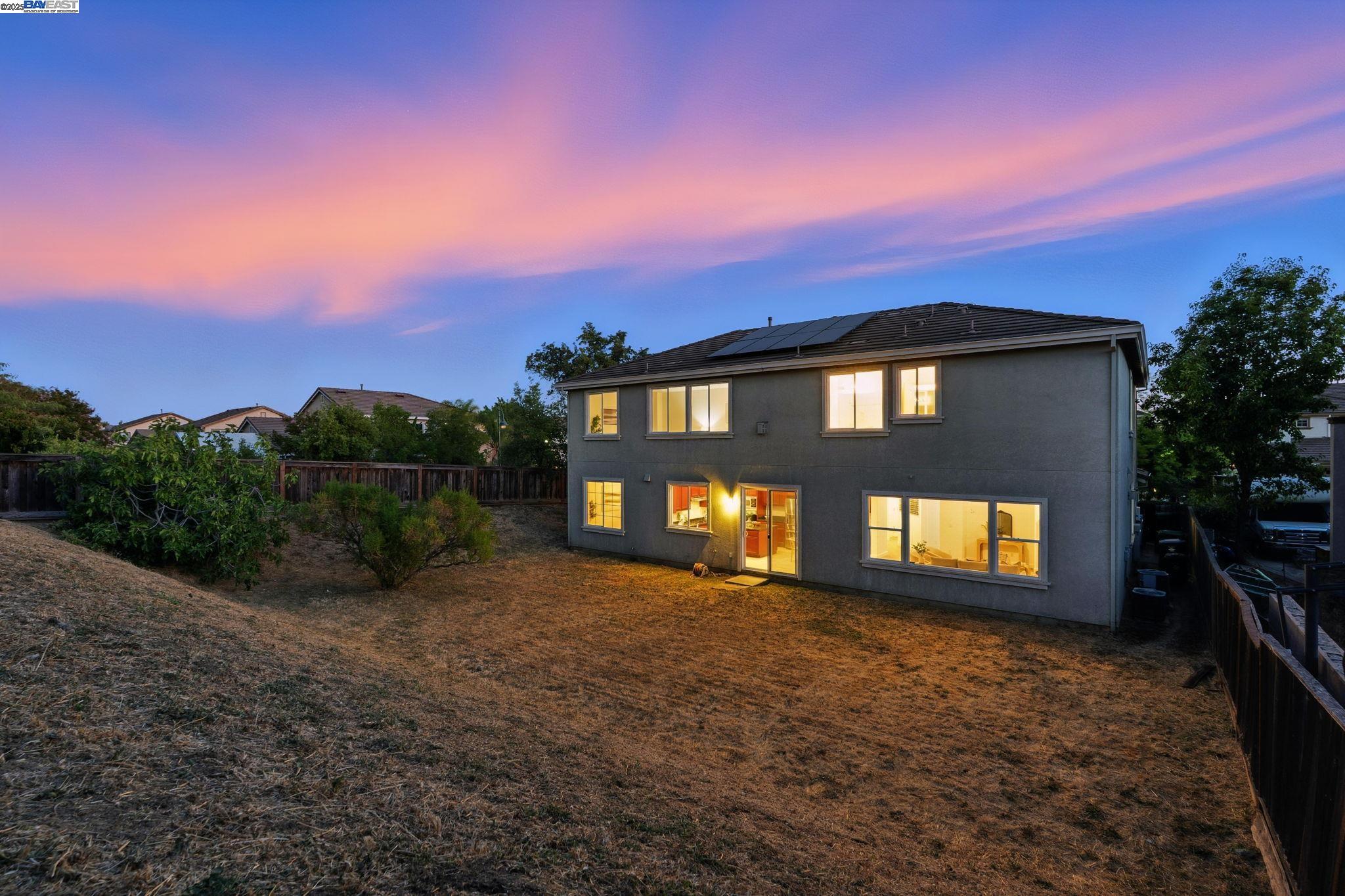 3909 Danbury Way, Fairfield, California 94533, 5 Bedrooms Bedrooms, 10 Rooms Rooms,3 BathroomsBathrooms,Residential,For Sale,3909 Danbury Way,41106572