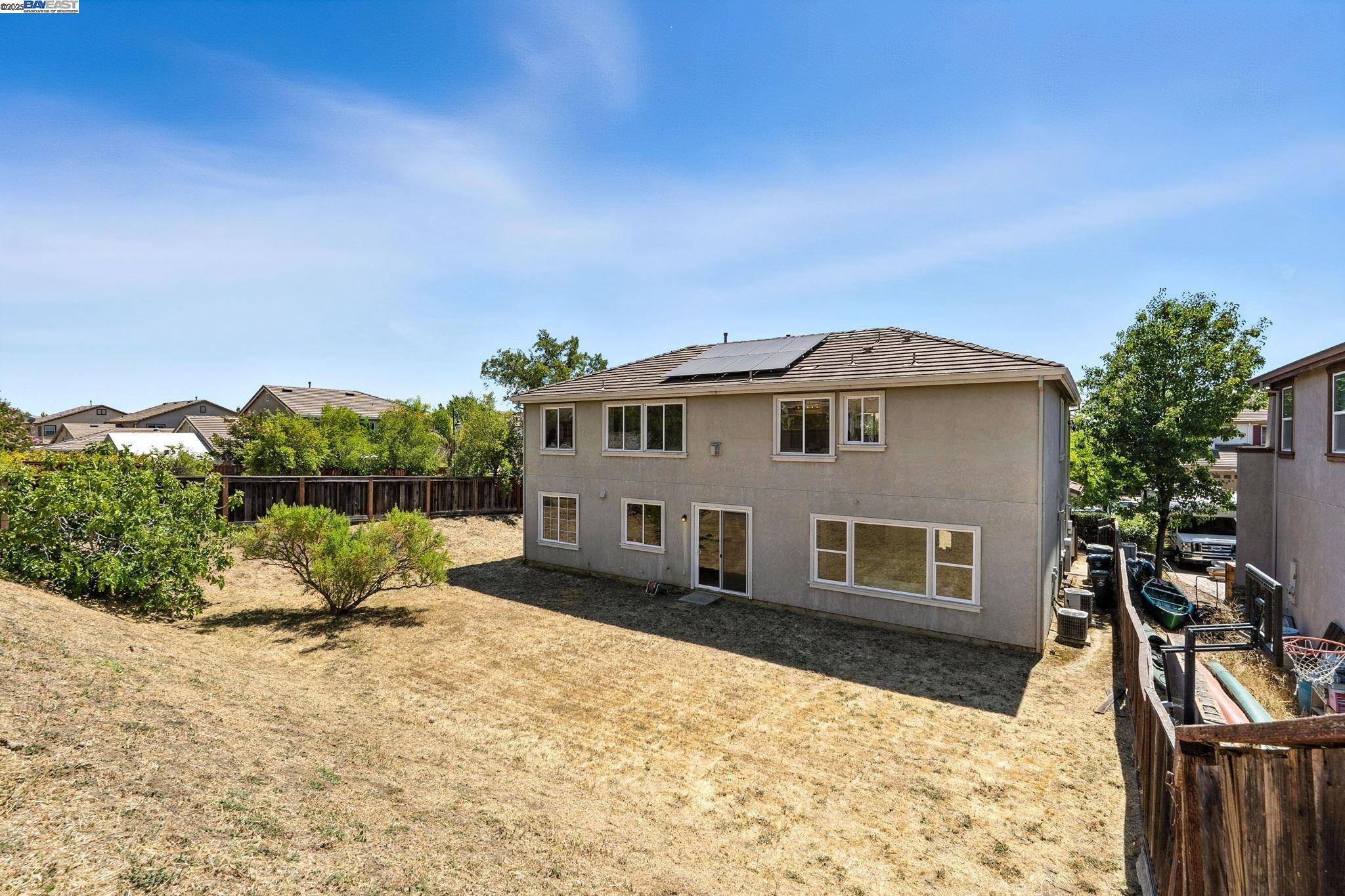 3909 Danbury Way, Fairfield, California 94533, 5 Bedrooms Bedrooms, 10 Rooms Rooms,3 BathroomsBathrooms,Residential,For Sale,3909 Danbury Way,41106572