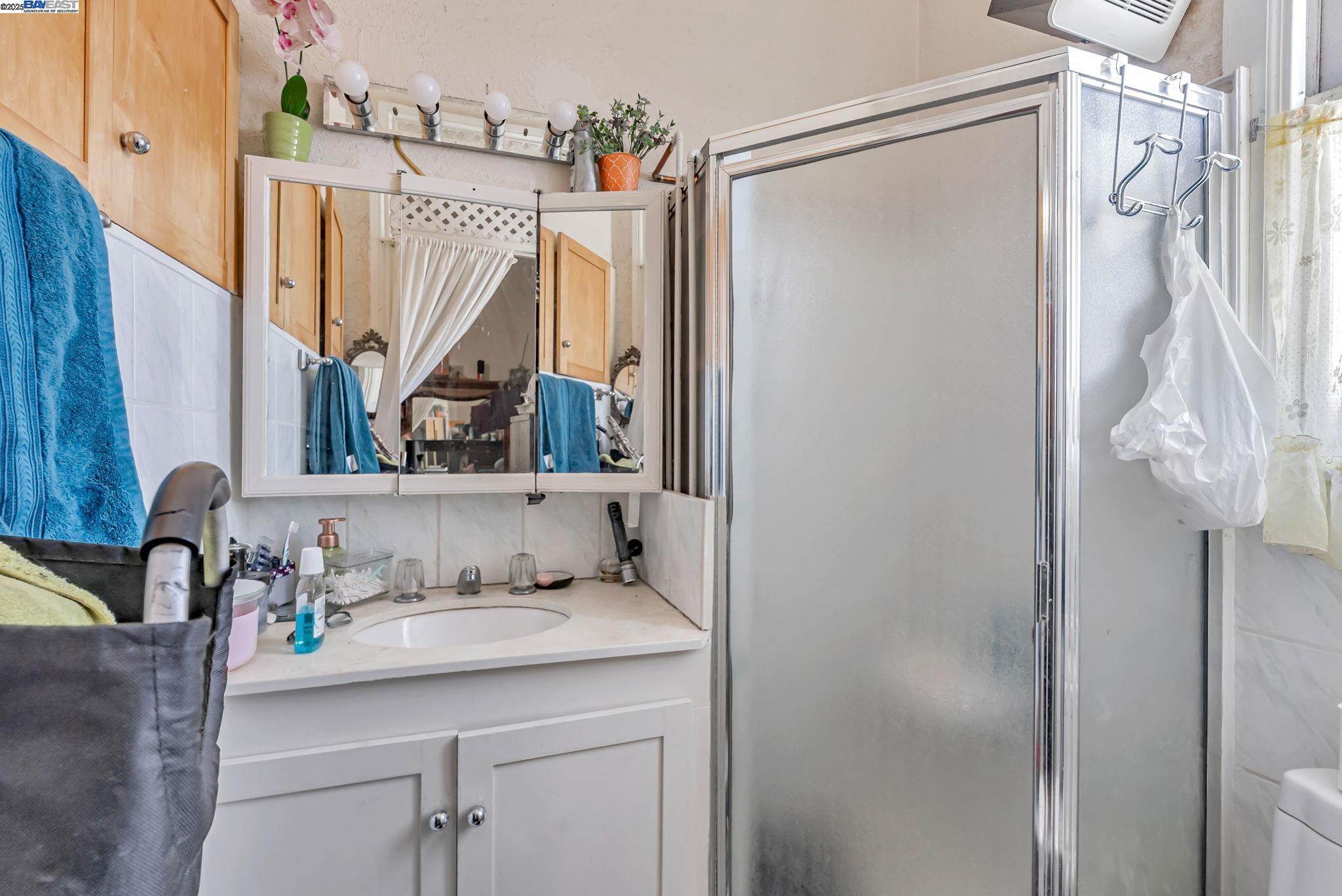 Detail Gallery Image 19 of 55 For 1706-1704 Center St, Oakland,  CA 94607 - – Beds | – Baths