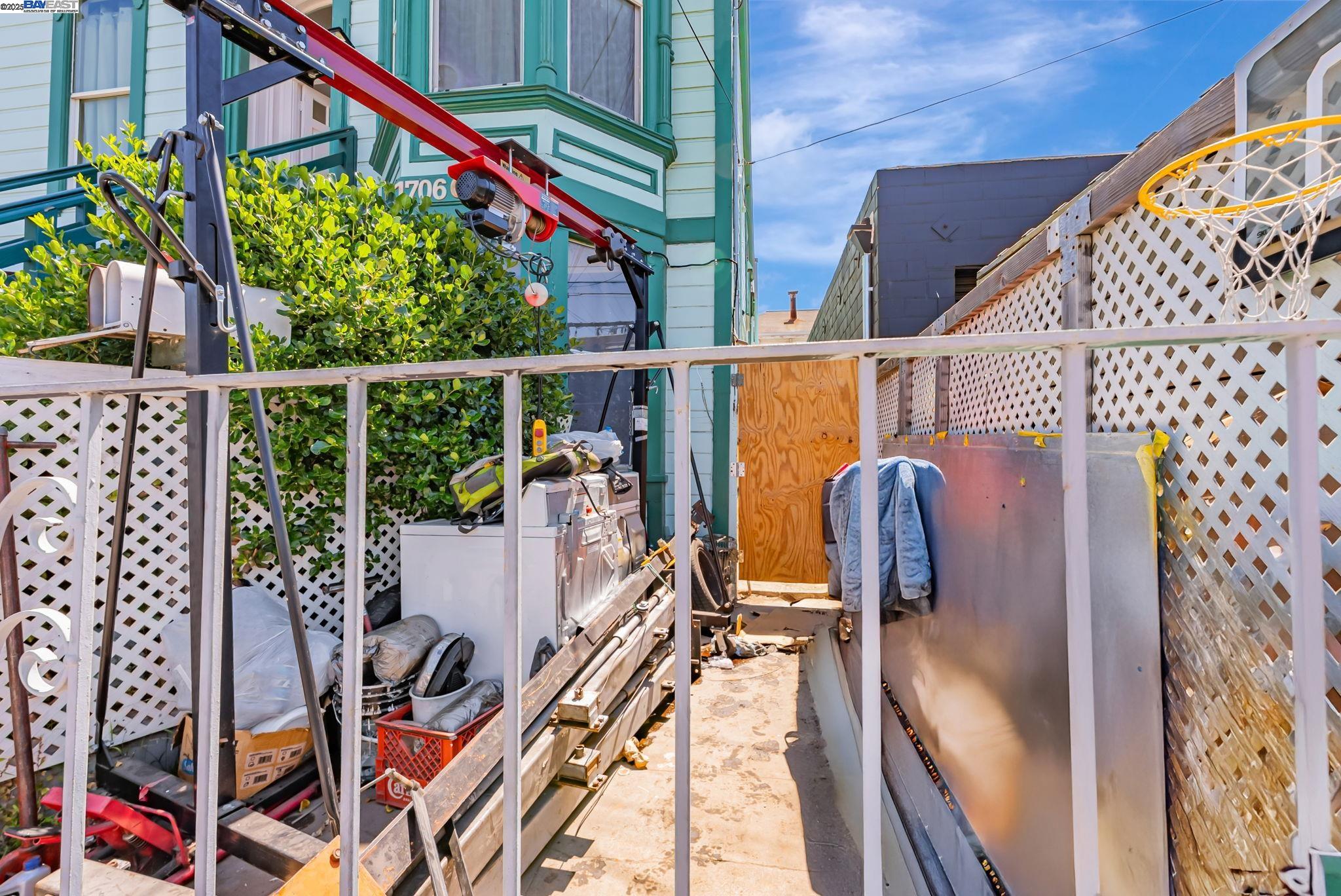 Detail Gallery Image 29 of 55 For 1706-1704 Center St, Oakland,  CA 94607 - – Beds | – Baths