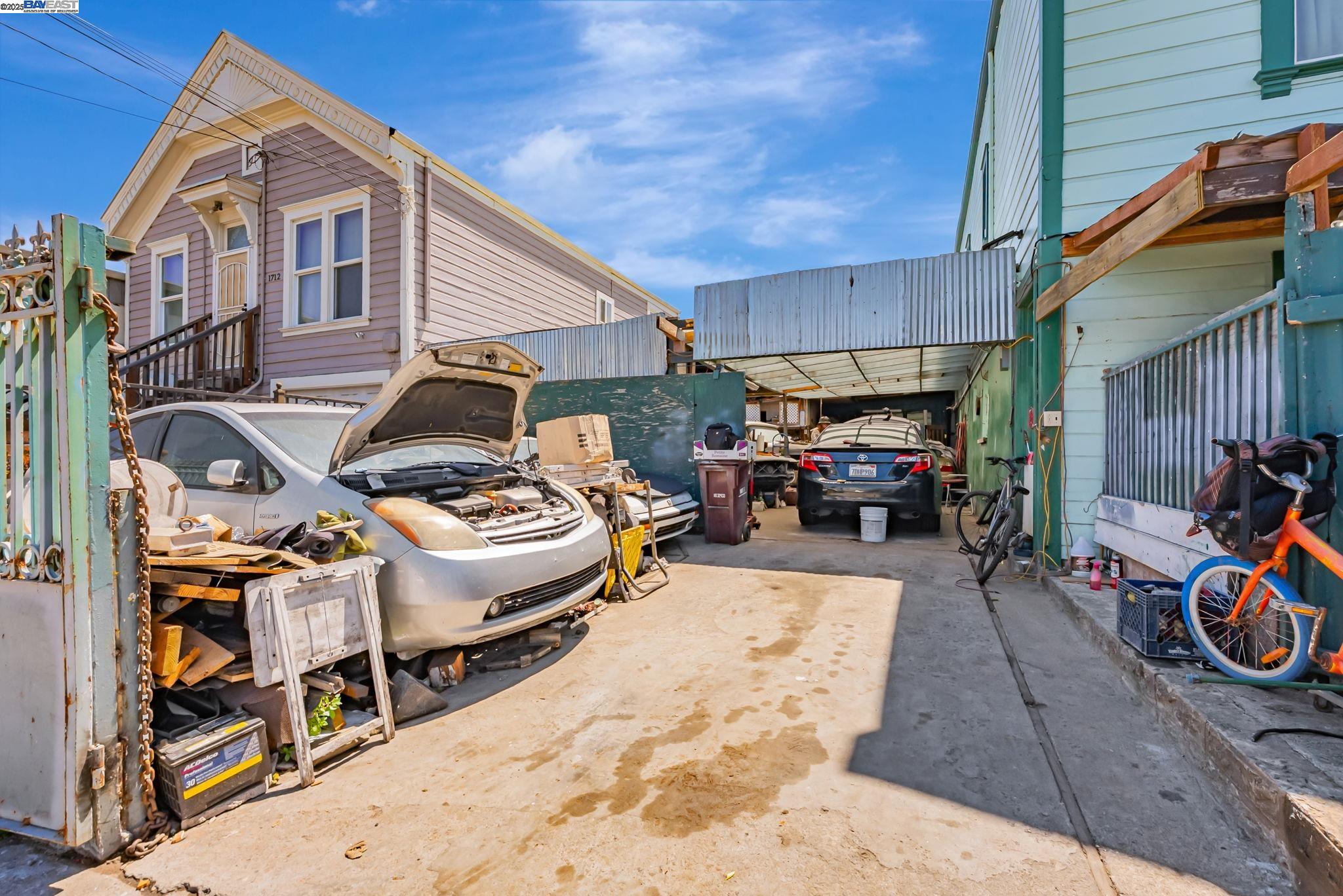 Detail Gallery Image 32 of 55 For 1706-1704 Center St, Oakland,  CA 94607 - – Beds | – Baths