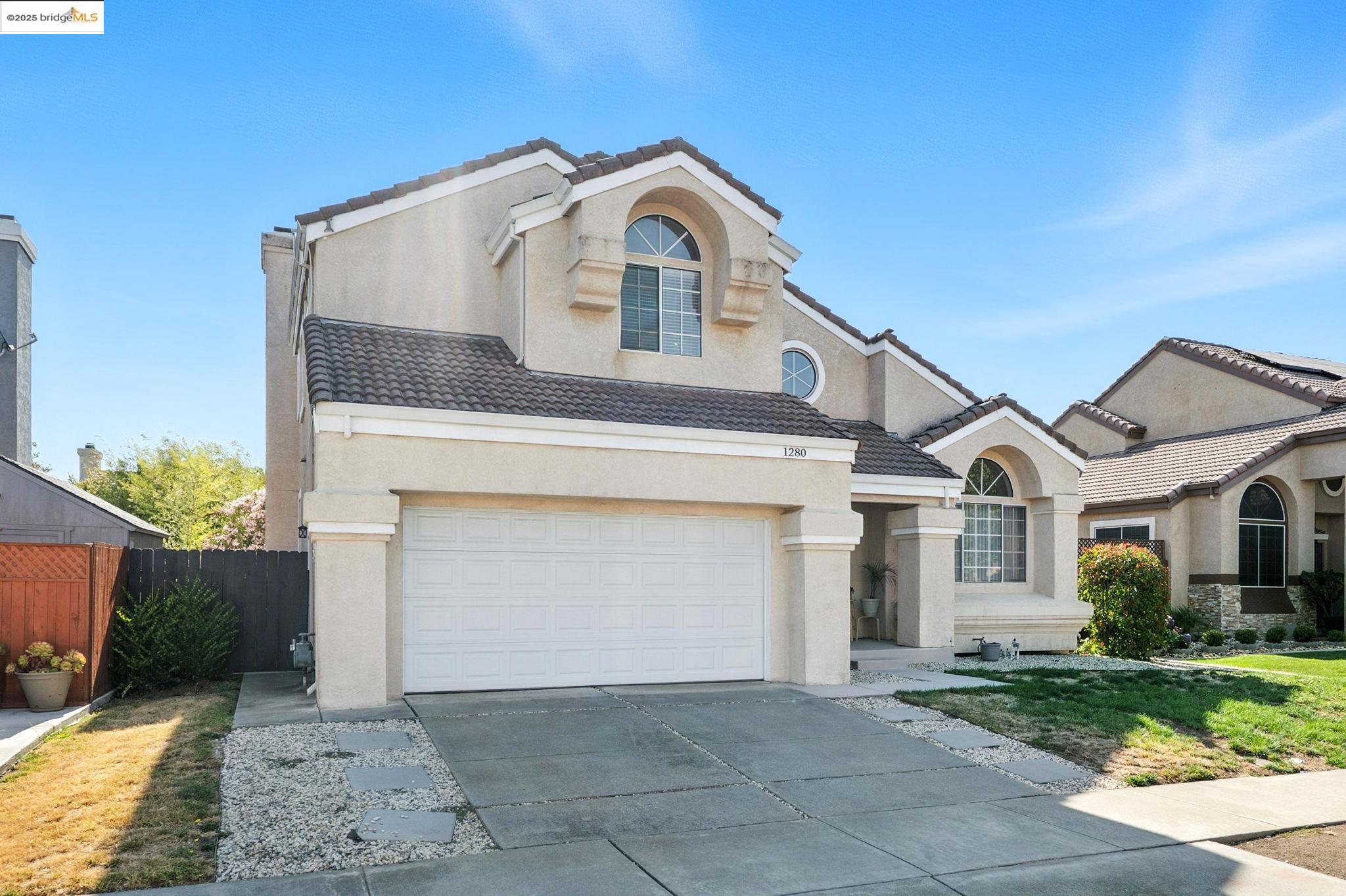 Detail Gallery Image 3 of 45 For 1280 Mayfield Circle, Suisun City,  CA 94585 - 3 Beds | 2/1 Baths