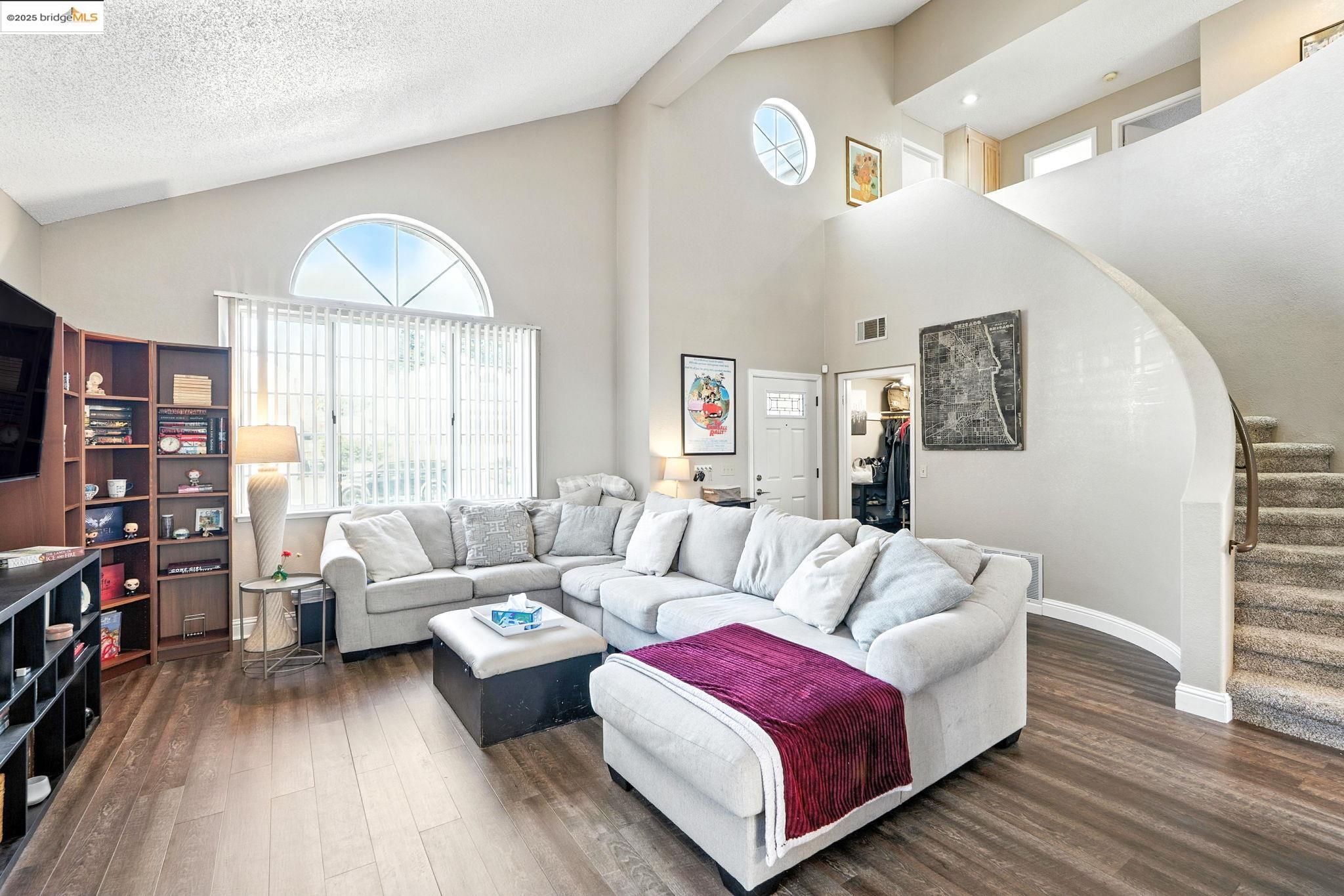 Detail Gallery Image 7 of 45 For 1280 Mayfield Circle, Suisun City,  CA 94585 - 3 Beds | 2/1 Baths