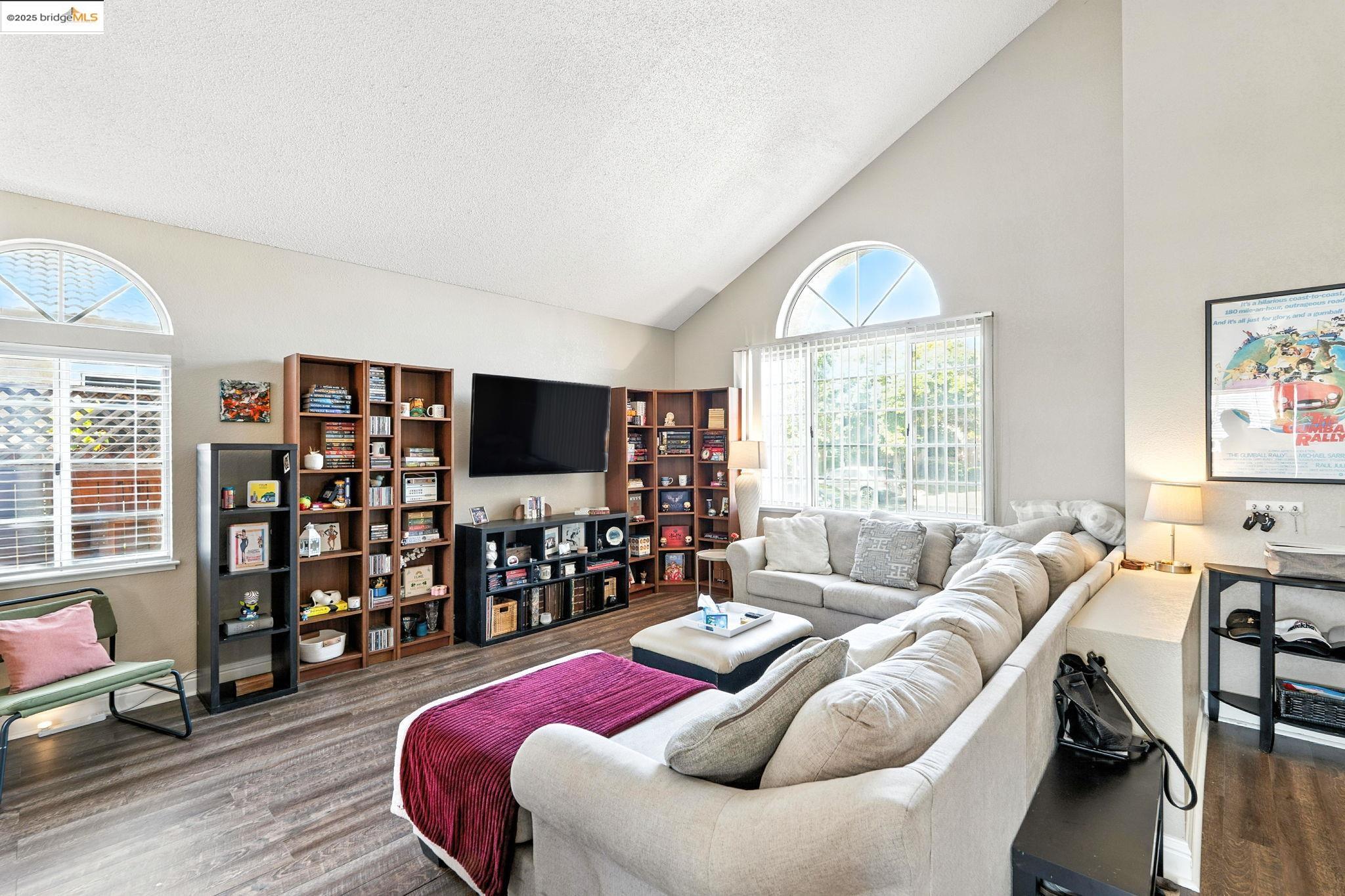 Detail Gallery Image 9 of 45 For 1280 Mayfield Circle, Suisun City,  CA 94585 - 3 Beds | 2/1 Baths