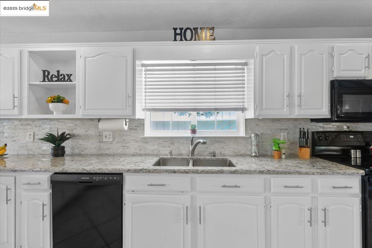 Detail Gallery Image 11 of 33 For 2362 Somerset Ave, Castro Valley,  CA 94546 - 3 Beds | 3 Baths