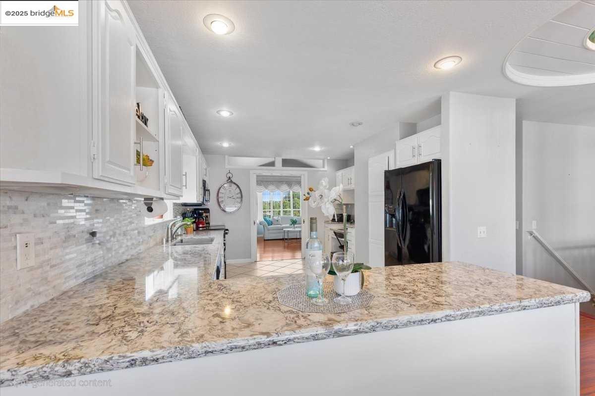 Detail Gallery Image 12 of 33 For 2362 Somerset Ave, Castro Valley,  CA 94546 - 3 Beds | 3 Baths