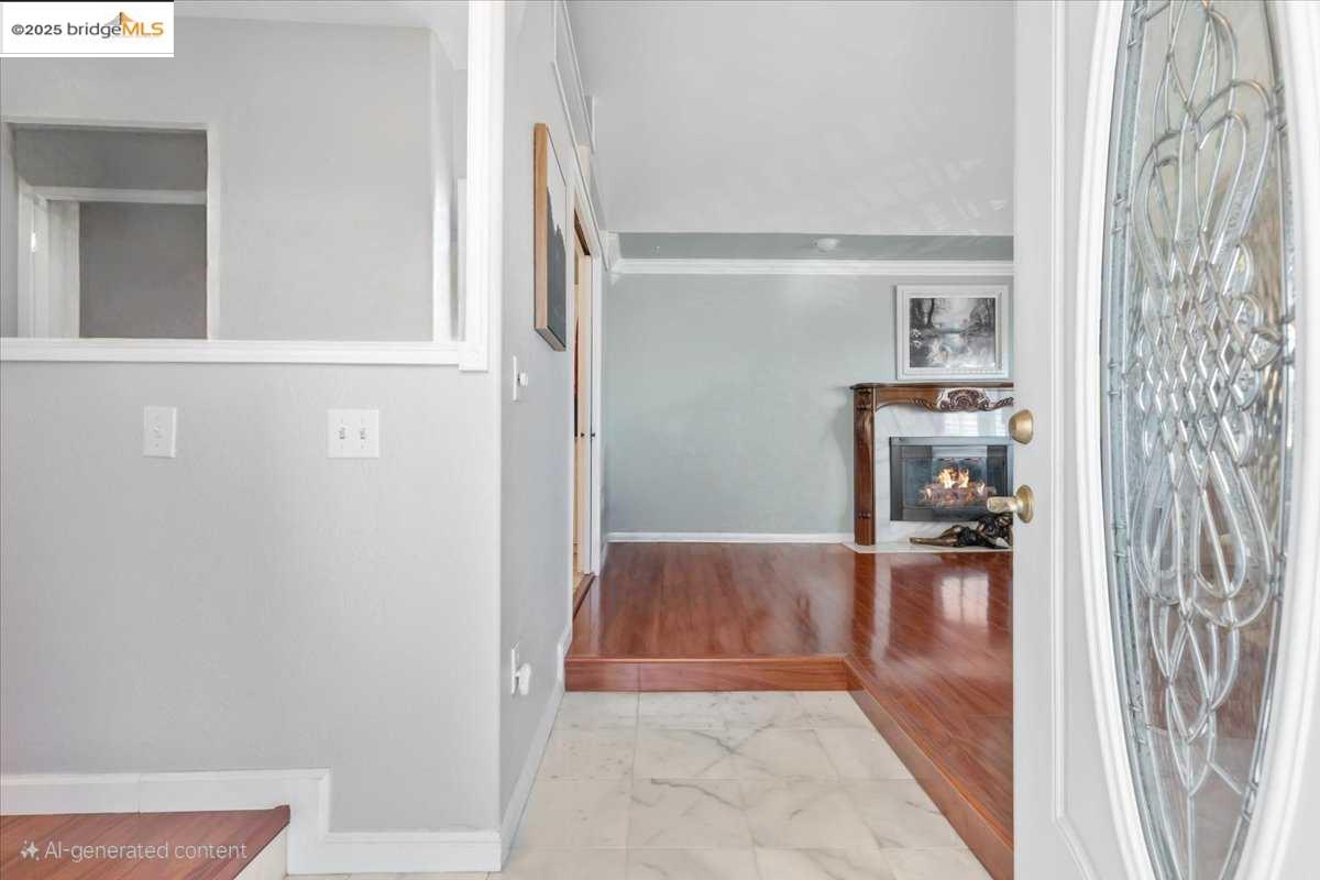 Detail Gallery Image 3 of 33 For 2362 Somerset Ave, Castro Valley,  CA 94546 - 3 Beds | 3 Baths