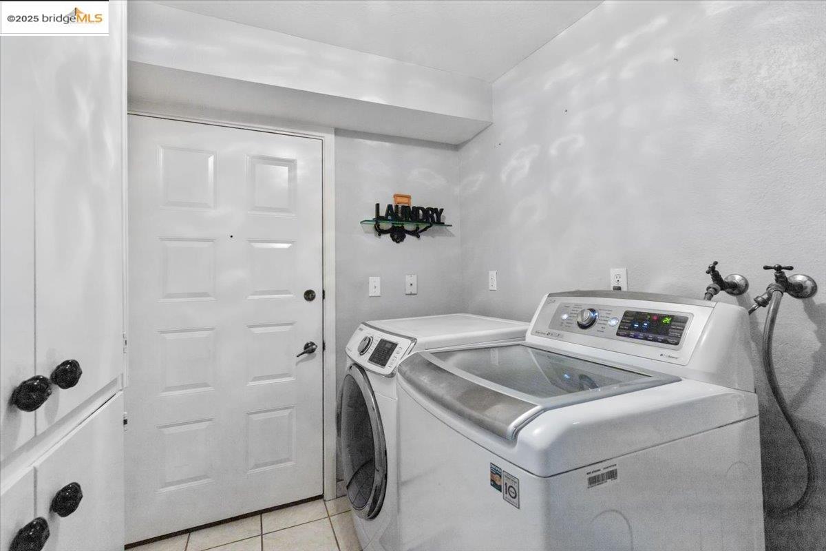 Detail Gallery Image 23 of 33 For 2362 Somerset Ave, Castro Valley,  CA 94546 - 3 Beds | 3 Baths