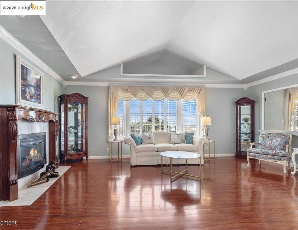 Detail Gallery Image 4 of 33 For 2362 Somerset Ave, Castro Valley,  CA 94546 - 3 Beds | 3 Baths
