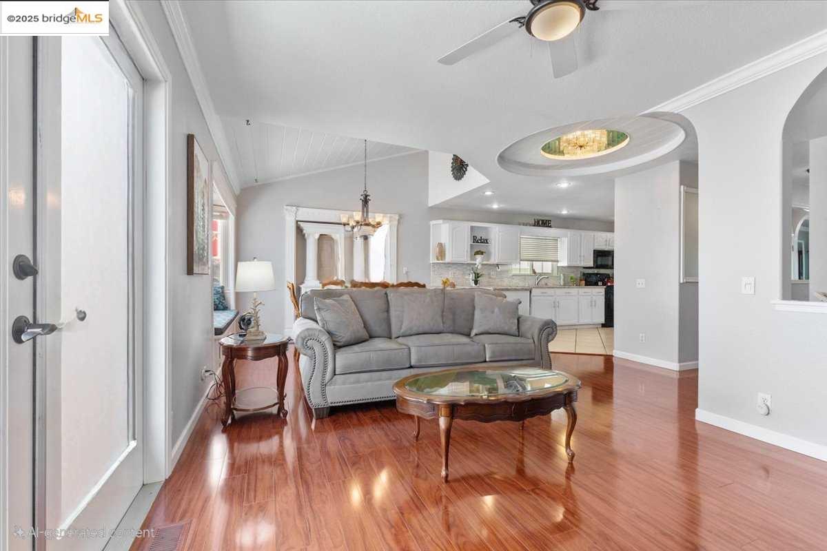 Detail Gallery Image 7 of 33 For 2362 Somerset Ave, Castro Valley,  CA 94546 - 3 Beds | 3 Baths