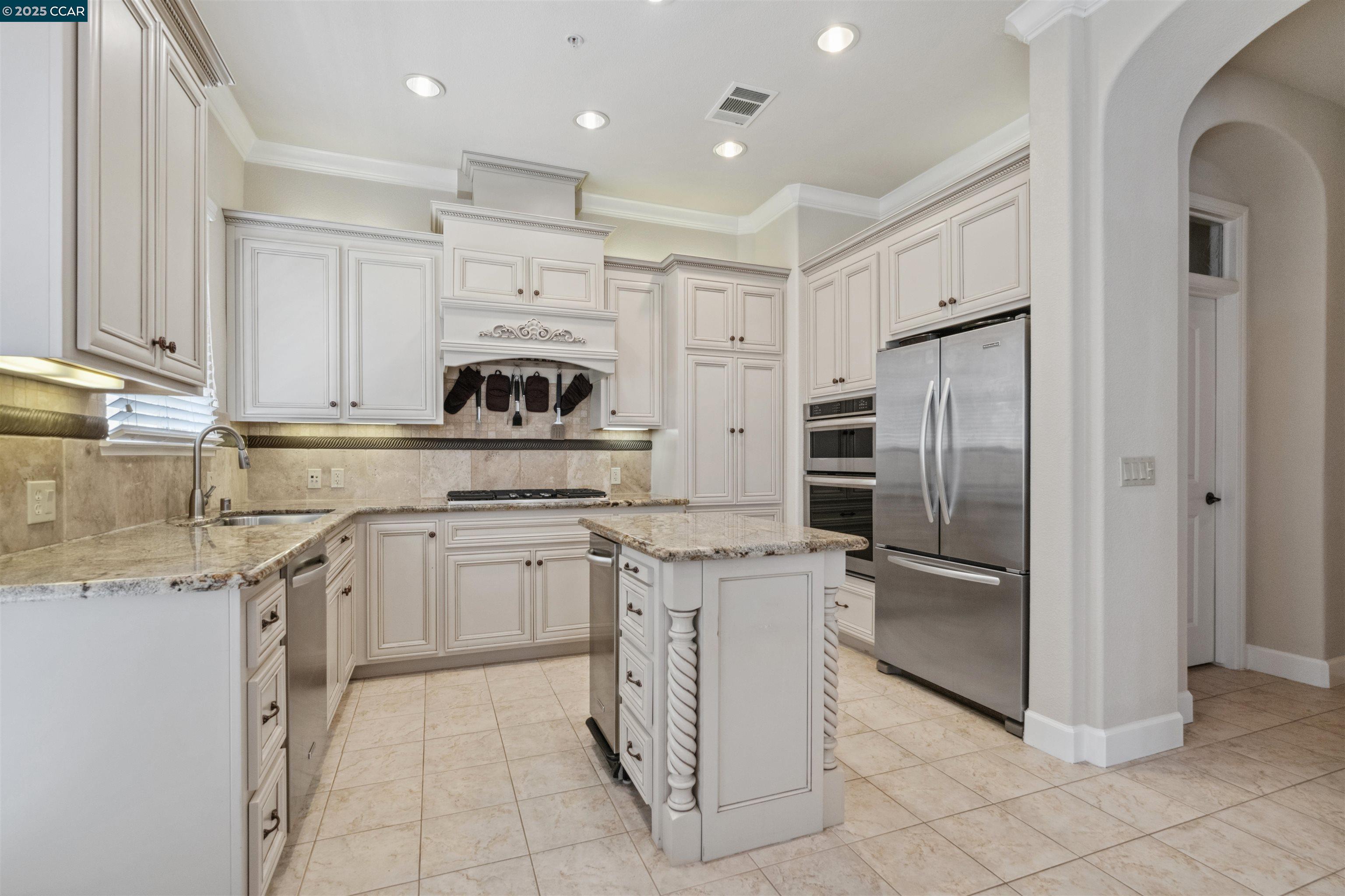 1233 Symphony Way, Vallejo, California 94591, 2 Bedrooms Bedrooms, 5 Rooms Rooms,2 BathroomsBathrooms,Residential,For Sale,1233 Symphony Way,41106580
