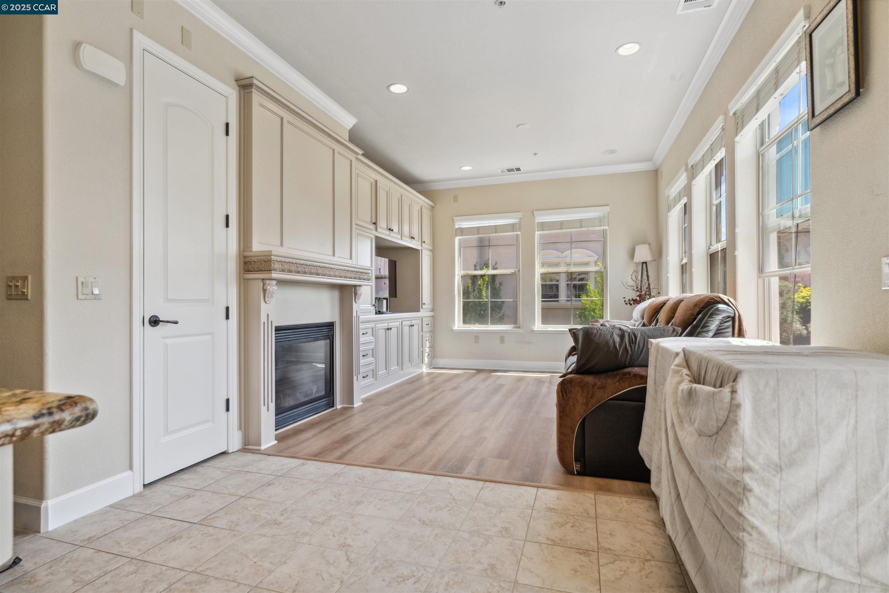 1233 Symphony Way, Vallejo, California 94591, 2 Bedrooms Bedrooms, 5 Rooms Rooms,2 BathroomsBathrooms,Residential,For Sale,1233 Symphony Way,41106580