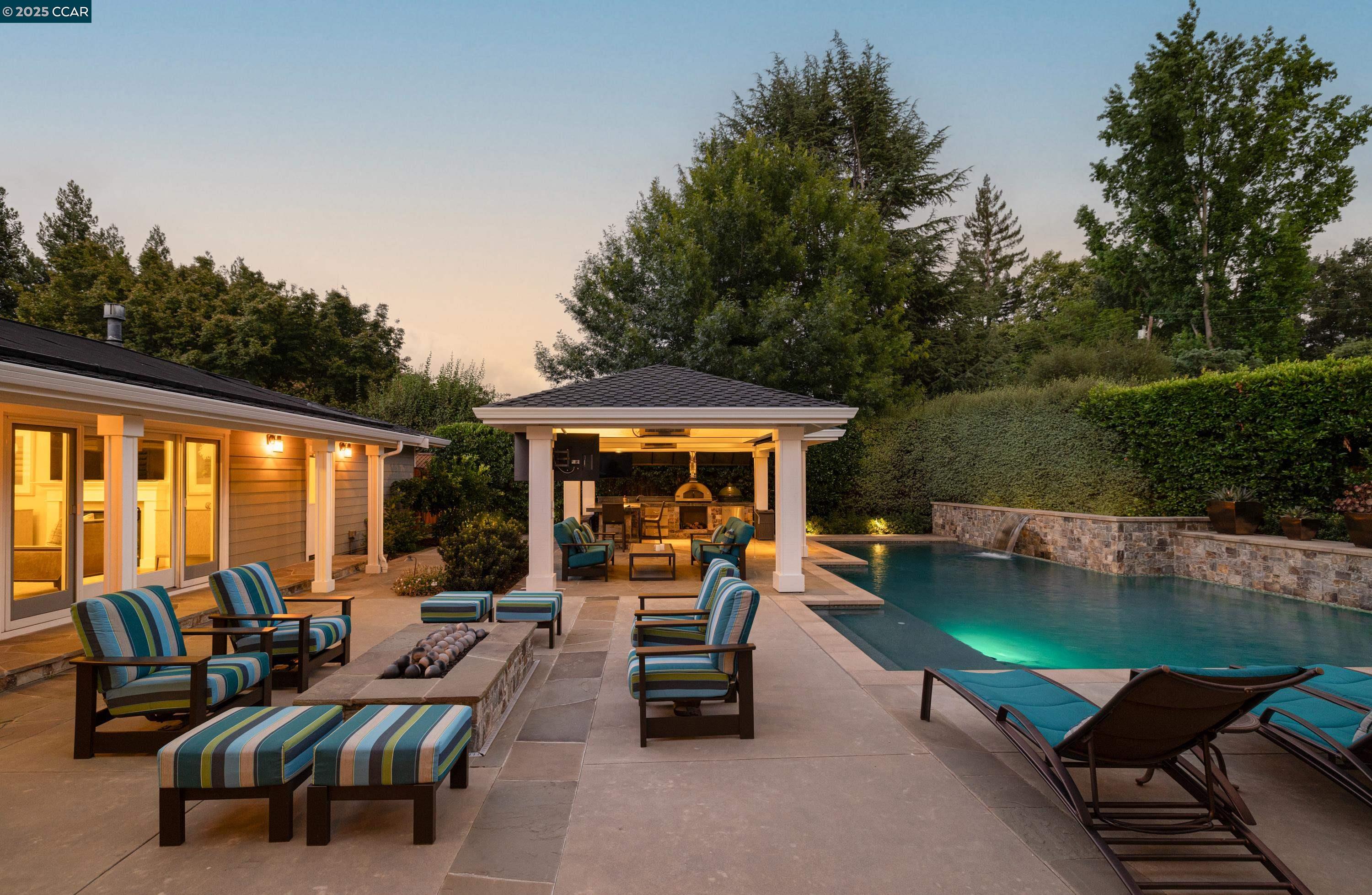 Detail Gallery Image 34 of 37 For 125 El Dorado Ave, Danville,  CA 94526 - 5 Beds | 4/2 Baths