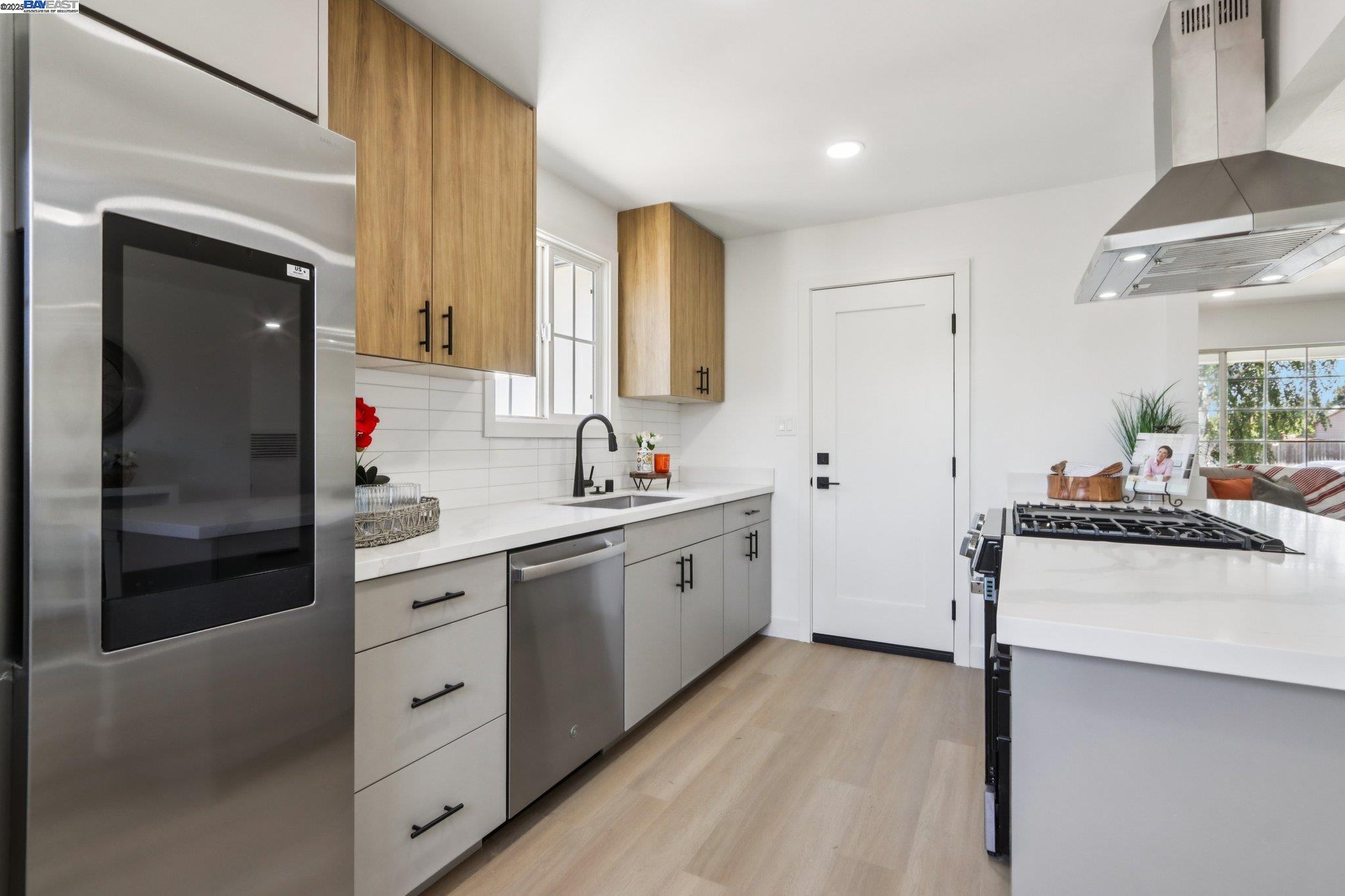 966 Cottonwood Ave, Hayward, California 94541, 3 Bedrooms Bedrooms, 6 Rooms Rooms,1 BathroomBathrooms,Residential,For Sale,966 Cottonwood Ave,41106583