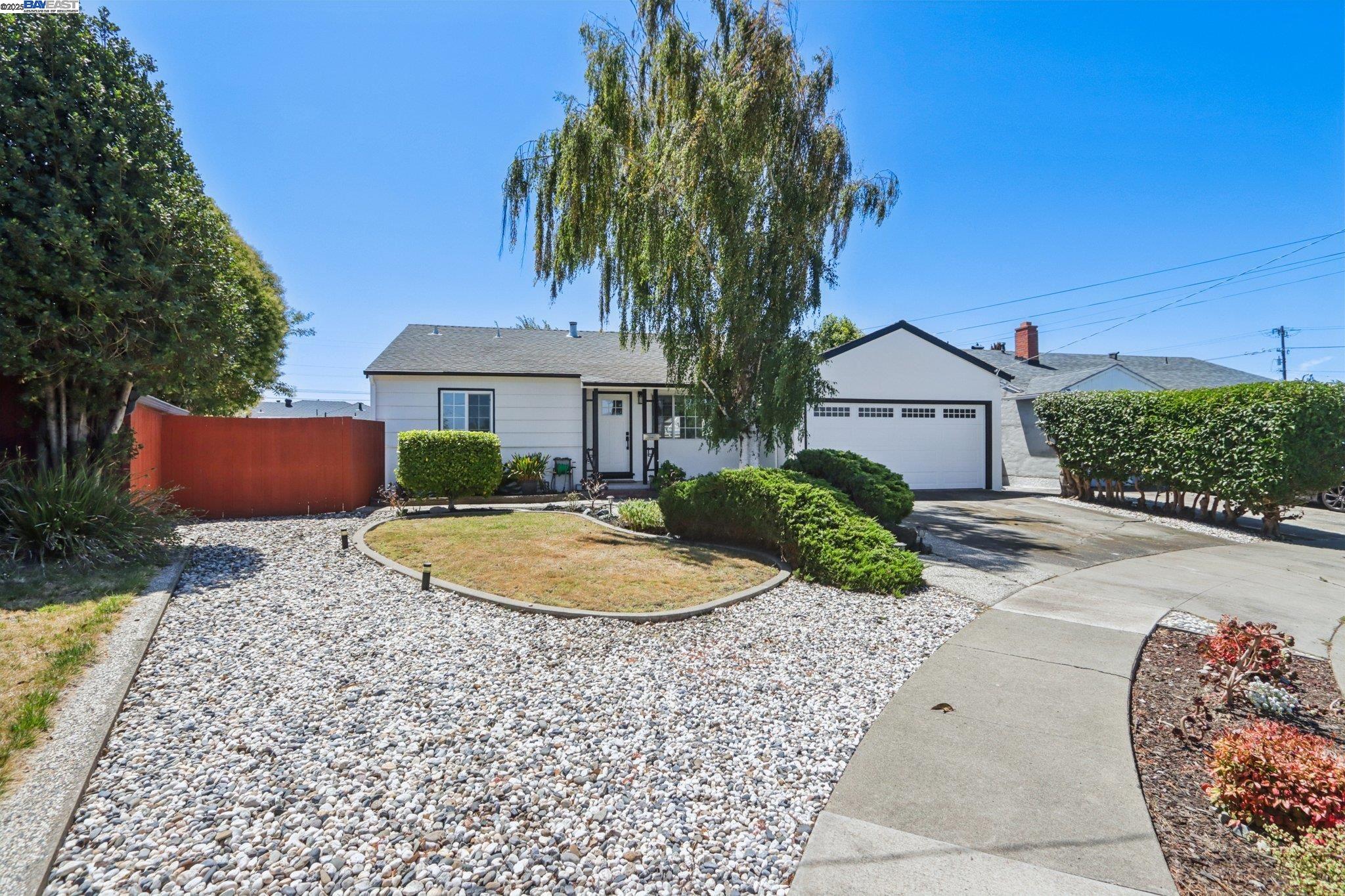 966 Cottonwood Ave, Hayward, California 94541, 3 Bedrooms Bedrooms, 6 Rooms Rooms,1 BathroomBathrooms,Residential,For Sale,966 Cottonwood Ave,41106583
