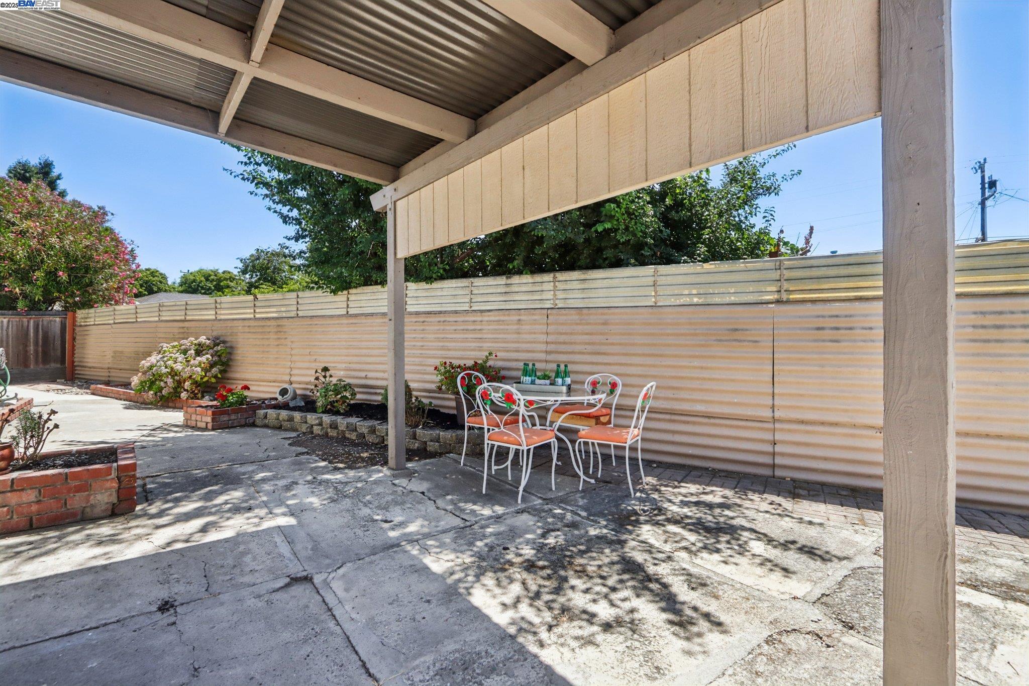 966 Cottonwood Ave, Hayward, California 94541, 3 Bedrooms Bedrooms, 6 Rooms Rooms,1 BathroomBathrooms,Residential,For Sale,966 Cottonwood Ave,41106583