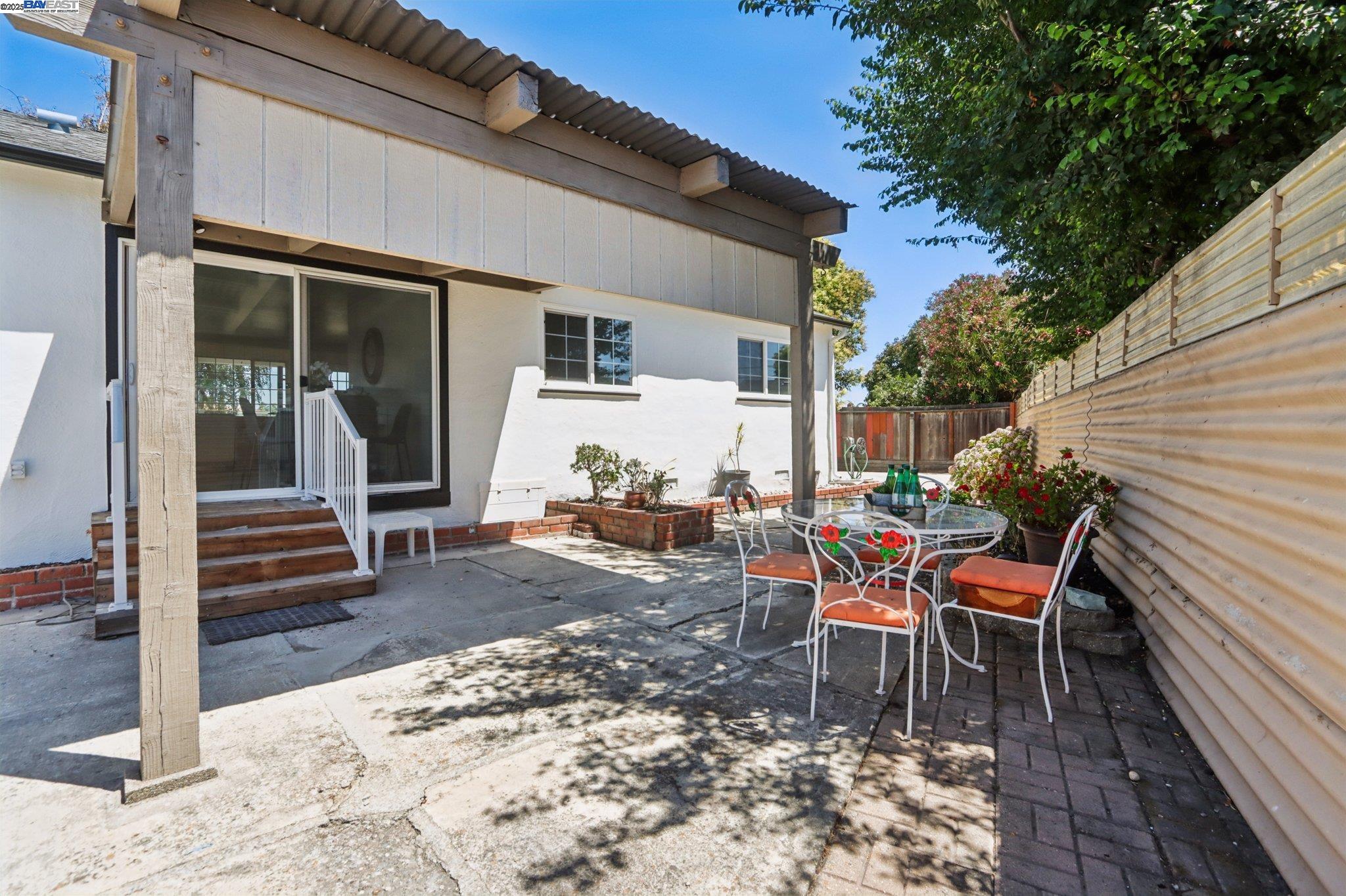 966 Cottonwood Ave, Hayward, California 94541, 3 Bedrooms Bedrooms, 6 Rooms Rooms,1 BathroomBathrooms,Residential,For Sale,966 Cottonwood Ave,41106583