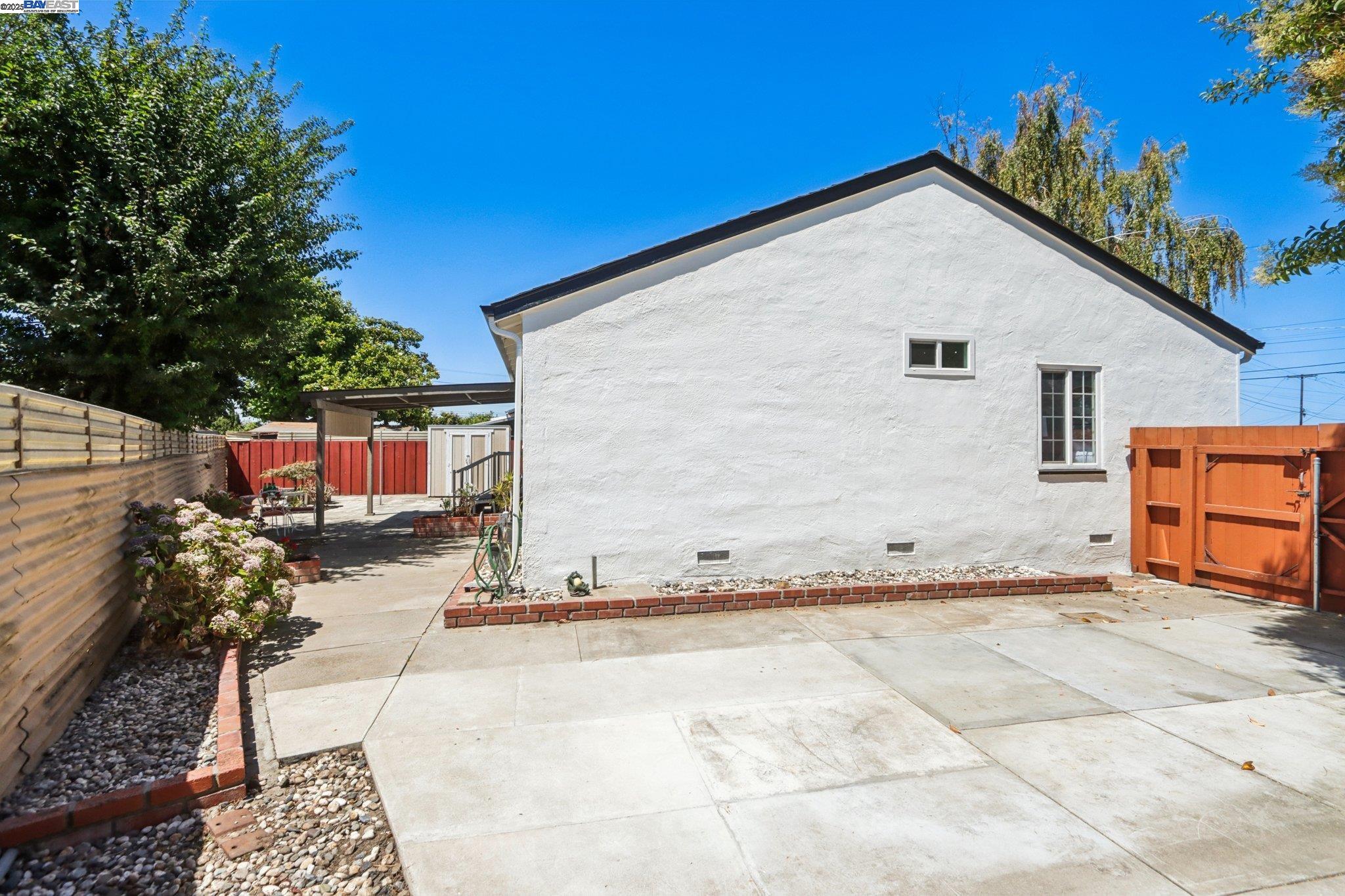 966 Cottonwood Ave, Hayward, California 94541, 3 Bedrooms Bedrooms, 6 Rooms Rooms,1 BathroomBathrooms,Residential,For Sale,966 Cottonwood Ave,41106583