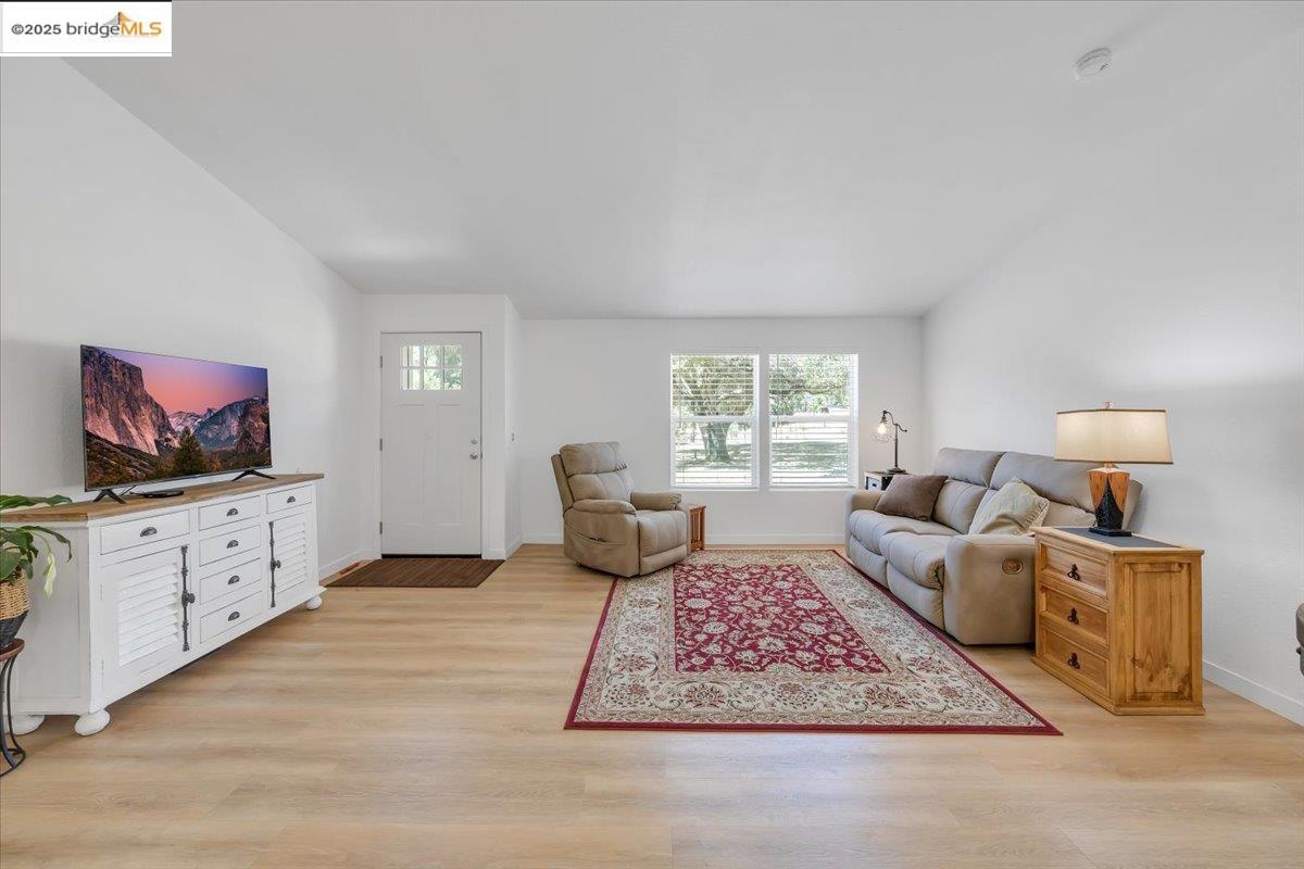 17647 Meadowlark Ln, Sonora, California 95370, 3 Bedrooms Bedrooms, 5 Rooms Rooms,2 BathroomsBathrooms,Residential,For Sale,17647 Meadowlark Ln,41106584