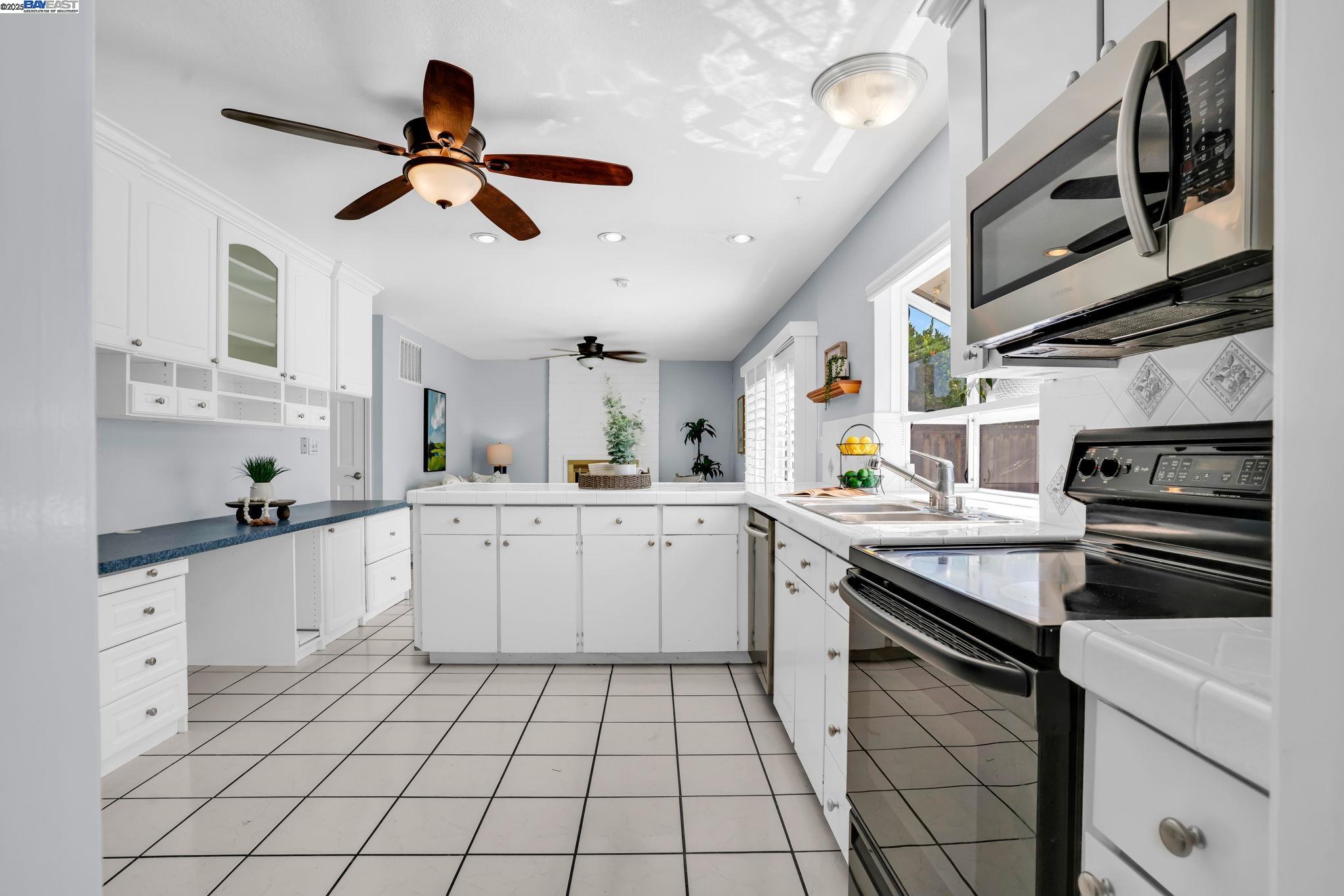 3526 Surry Pl, Fremont, California 94536, 4 Bedrooms Bedrooms, 9 Rooms Rooms,2 BathroomsBathrooms,Residential,For Sale,3526 Surry Pl,41106586