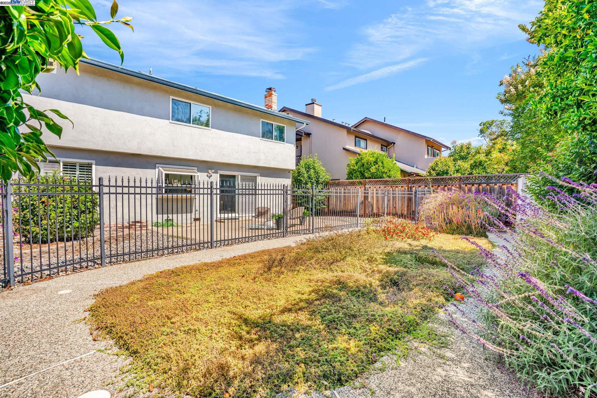 3526 Surry Pl, Fremont, California 94536, 4 Bedrooms Bedrooms, 9 Rooms Rooms,2 BathroomsBathrooms,Residential,For Sale,3526 Surry Pl,41106586