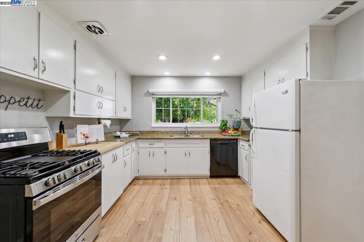 168 Albatross Ave, Livermore, California 94551, 3 Bedrooms Bedrooms, 5 Rooms Rooms,2 BathroomsBathrooms,Residential,For Sale,168 Albatross Ave,41106587