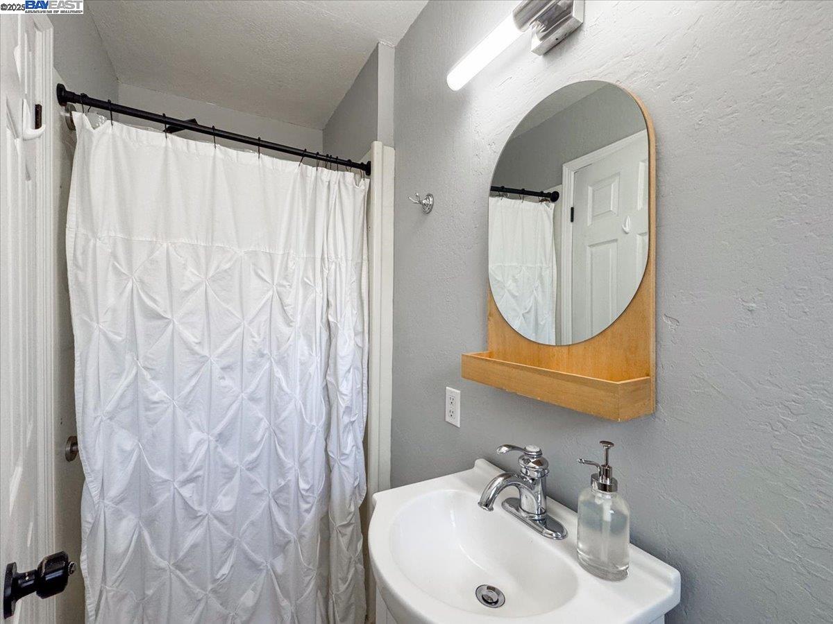 168 Albatross Ave, Livermore, California 94551, 3 Bedrooms Bedrooms, 5 Rooms Rooms,2 BathroomsBathrooms,Residential,For Sale,168 Albatross Ave,41106587