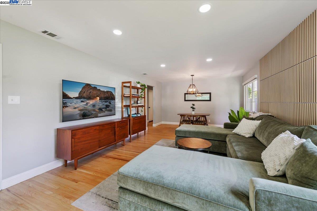 168 Albatross Ave, Livermore, California 94551, 3 Bedrooms Bedrooms, 5 Rooms Rooms,2 BathroomsBathrooms,Residential,For Sale,168 Albatross Ave,41106587