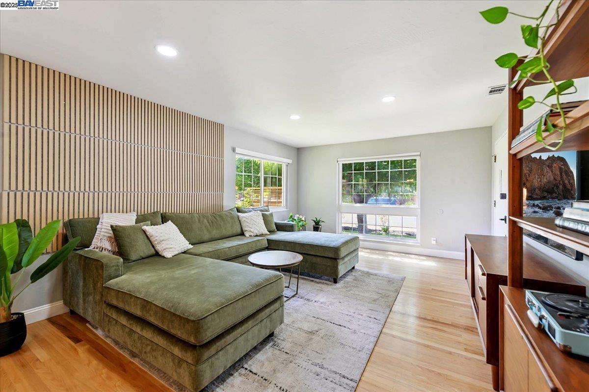 168 Albatross Ave, Livermore, California 94551, 3 Bedrooms Bedrooms, 5 Rooms Rooms,2 BathroomsBathrooms,Residential,For Sale,168 Albatross Ave,41106587