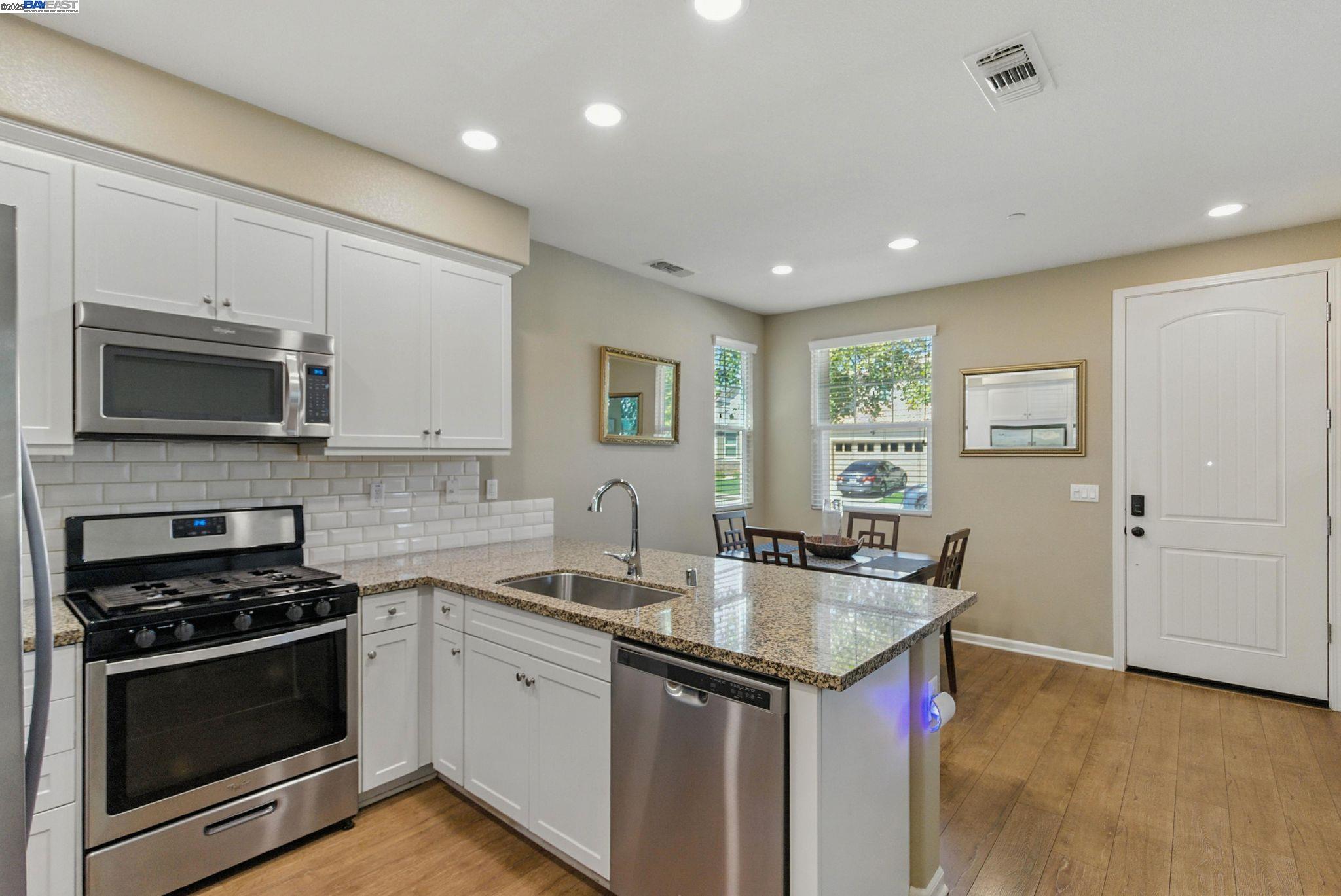 841 Fan Palm Ln, Brentwood, California 94513, 3 Bedrooms Bedrooms, 7 Rooms Rooms,2 BathroomsBathrooms,Residential,For Sale,841 Fan Palm Ln,41106589