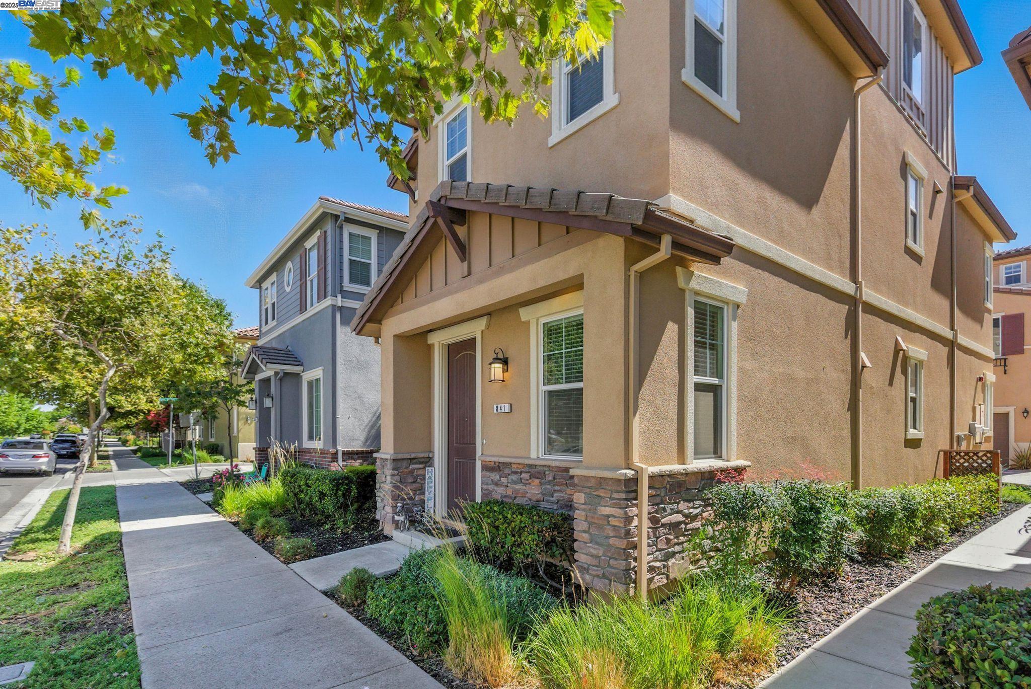 841 Fan Palm Ln, Brentwood, California 94513, 3 Bedrooms Bedrooms, 7 Rooms Rooms,2 BathroomsBathrooms,Residential,For Sale,841 Fan Palm Ln,41106589