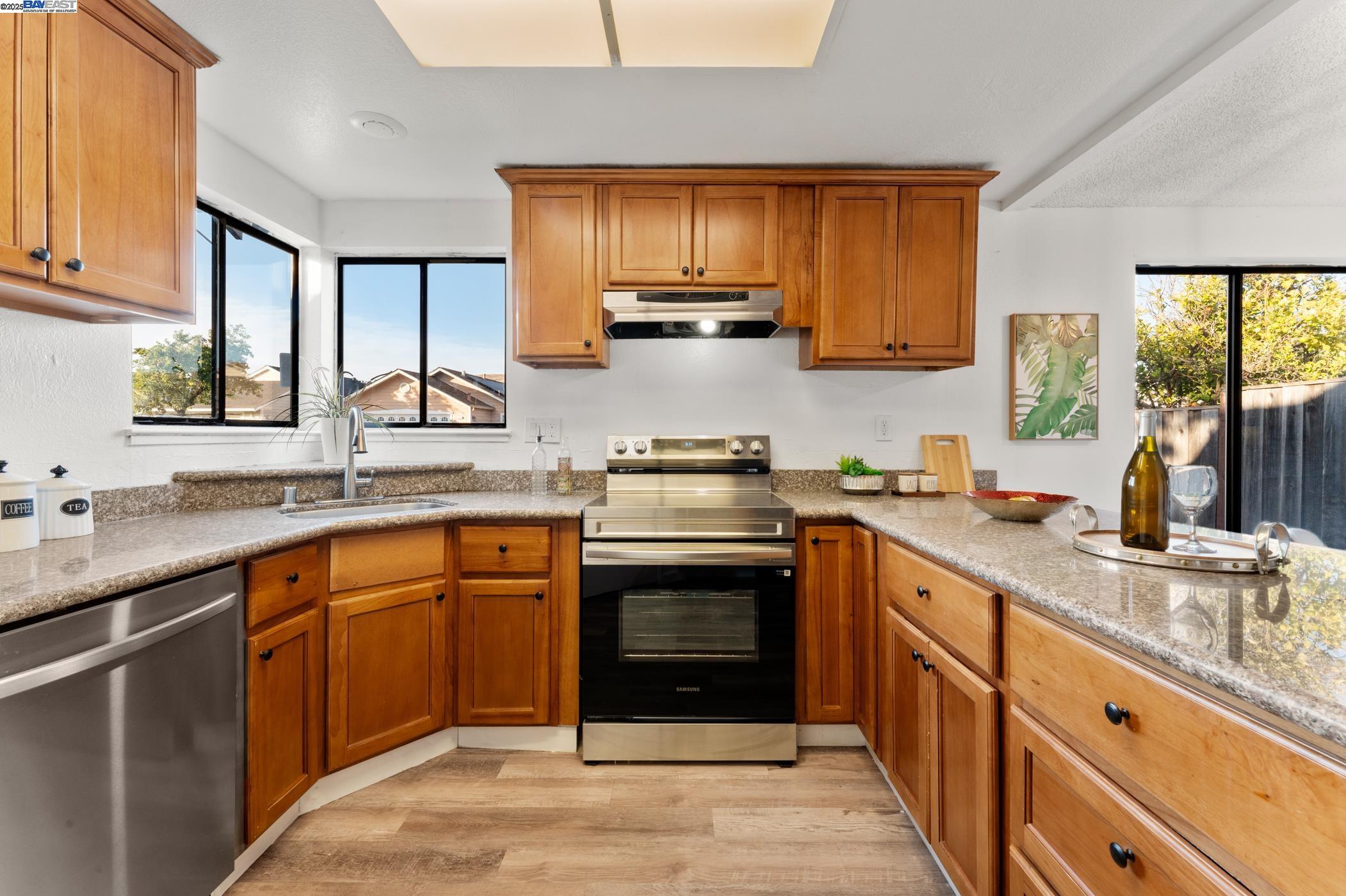 100 Boardwalk Way, Hayward, California 94544, 3 Bedrooms Bedrooms, 5 Rooms Rooms,2 BathroomsBathrooms,Residential,For Sale,100 Boardwalk Way,41106590
