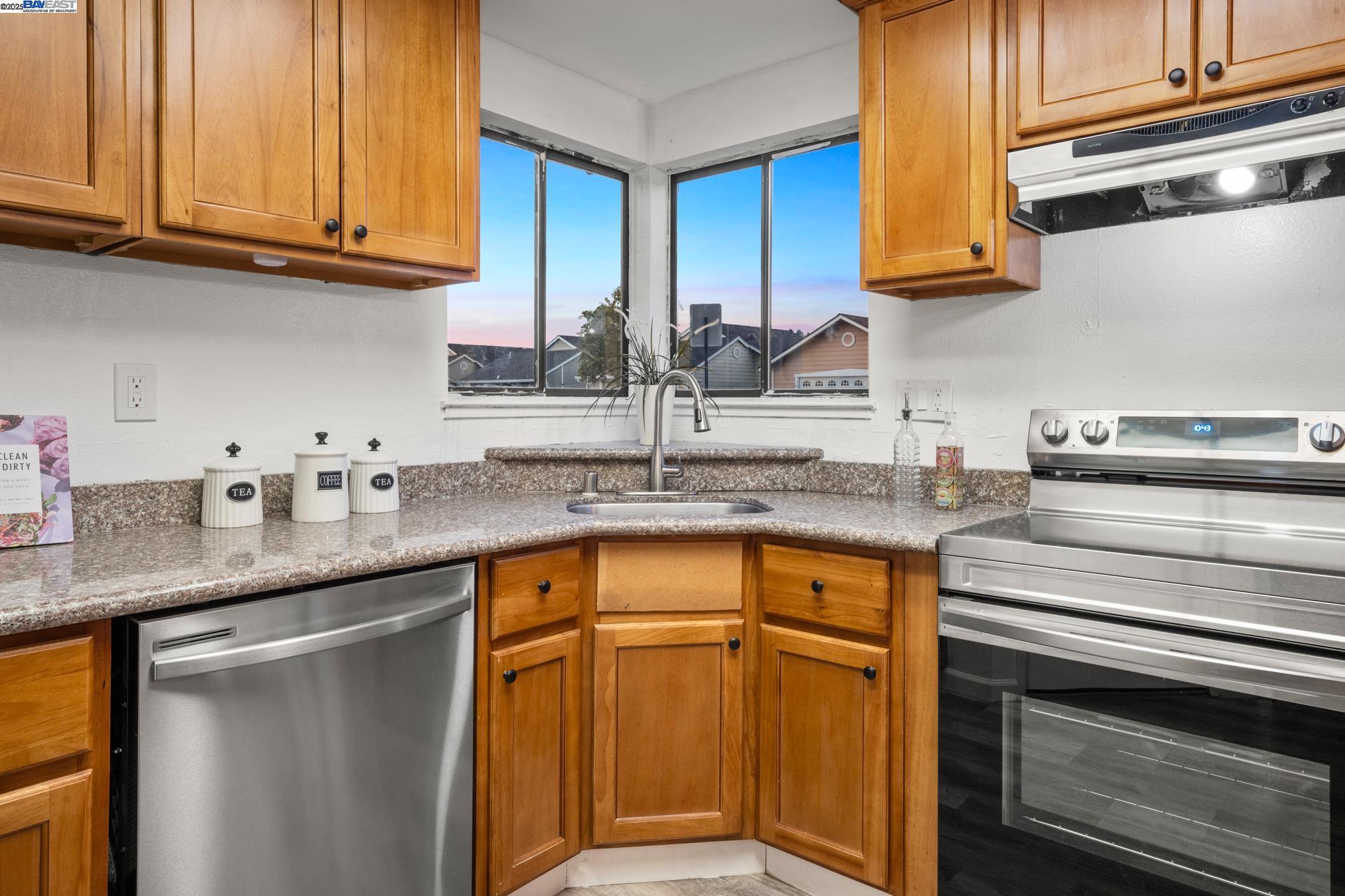 100 Boardwalk Way, Hayward, California 94544, 3 Bedrooms Bedrooms, 5 Rooms Rooms,2 BathroomsBathrooms,Residential,For Sale,100 Boardwalk Way,41106590