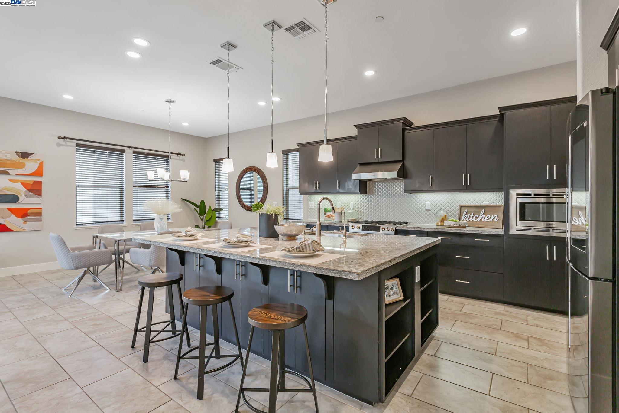 1380 Brookline Loop, Pleasanton, California 94566, 3 Bedrooms Bedrooms, 7 Rooms Rooms,2 BathroomsBathrooms,Residential,For Sale,1380 Brookline Loop,41106593