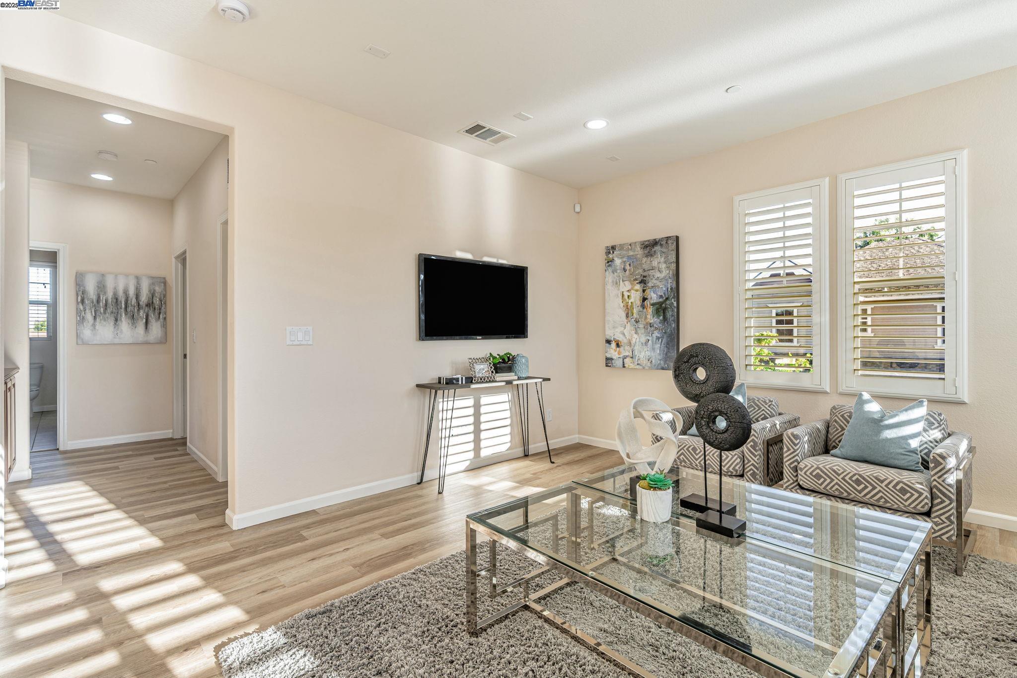 5801 Flora Cmn, Livermore, California 94551, 4 Bedrooms Bedrooms, 8 Rooms Rooms,3 BathroomsBathrooms,Residential,For Sale,5801 Flora Cmn,41106594