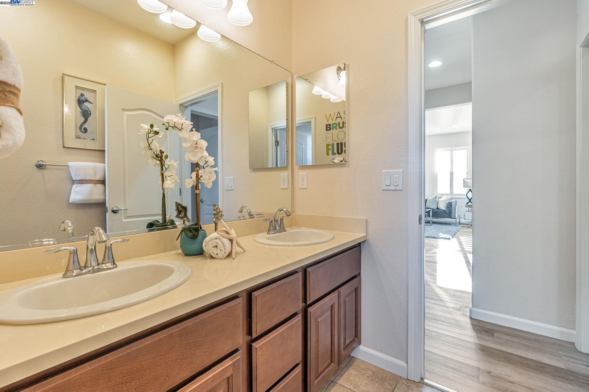 5801 Flora Cmn, Livermore, California 94551, 4 Bedrooms Bedrooms, 8 Rooms Rooms,3 BathroomsBathrooms,Residential,For Sale,5801 Flora Cmn,41106594