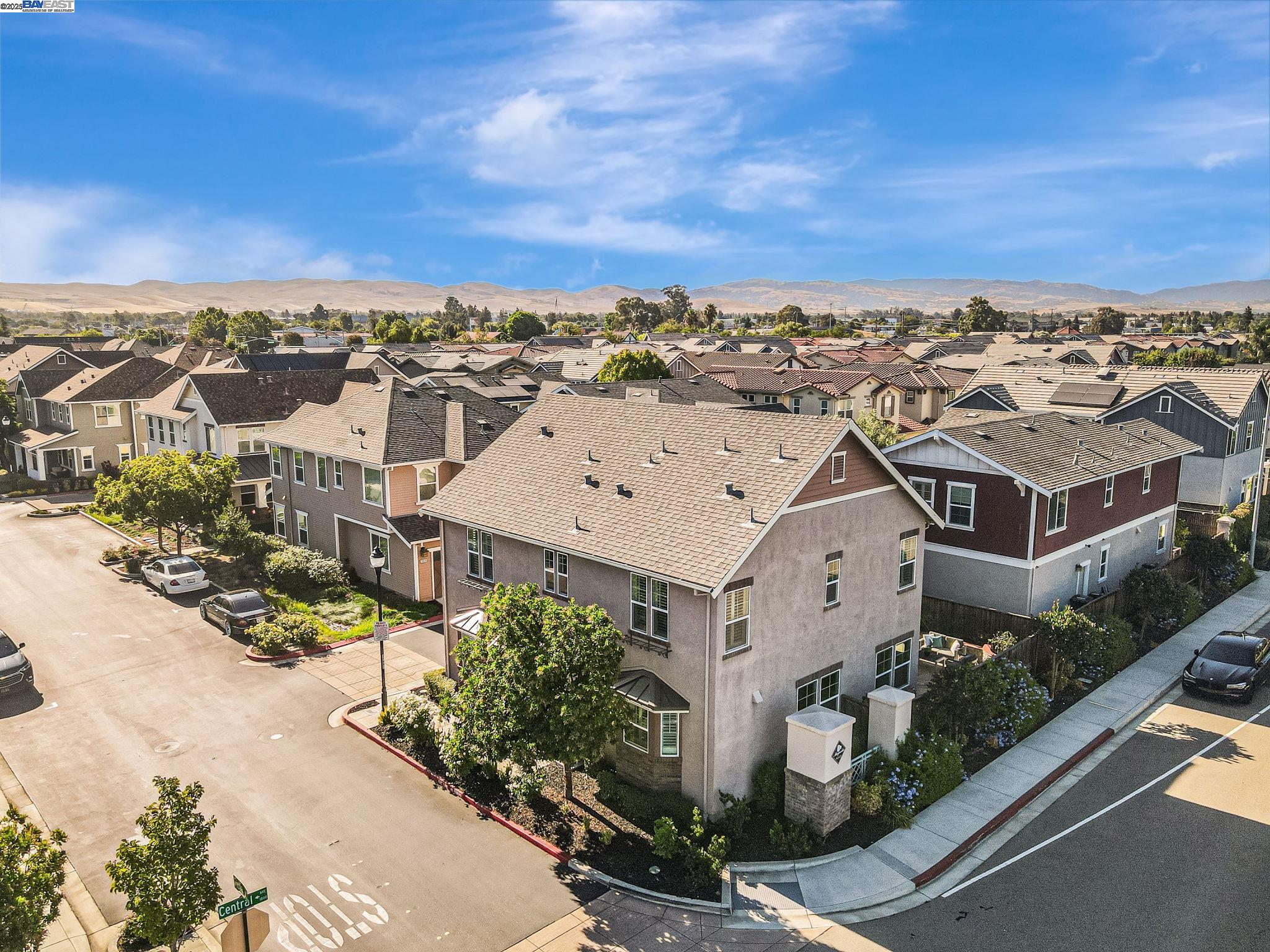 5801 Flora Cmn, Livermore, California 94551, 4 Bedrooms Bedrooms, 8 Rooms Rooms,3 BathroomsBathrooms,Residential,For Sale,5801 Flora Cmn,41106594