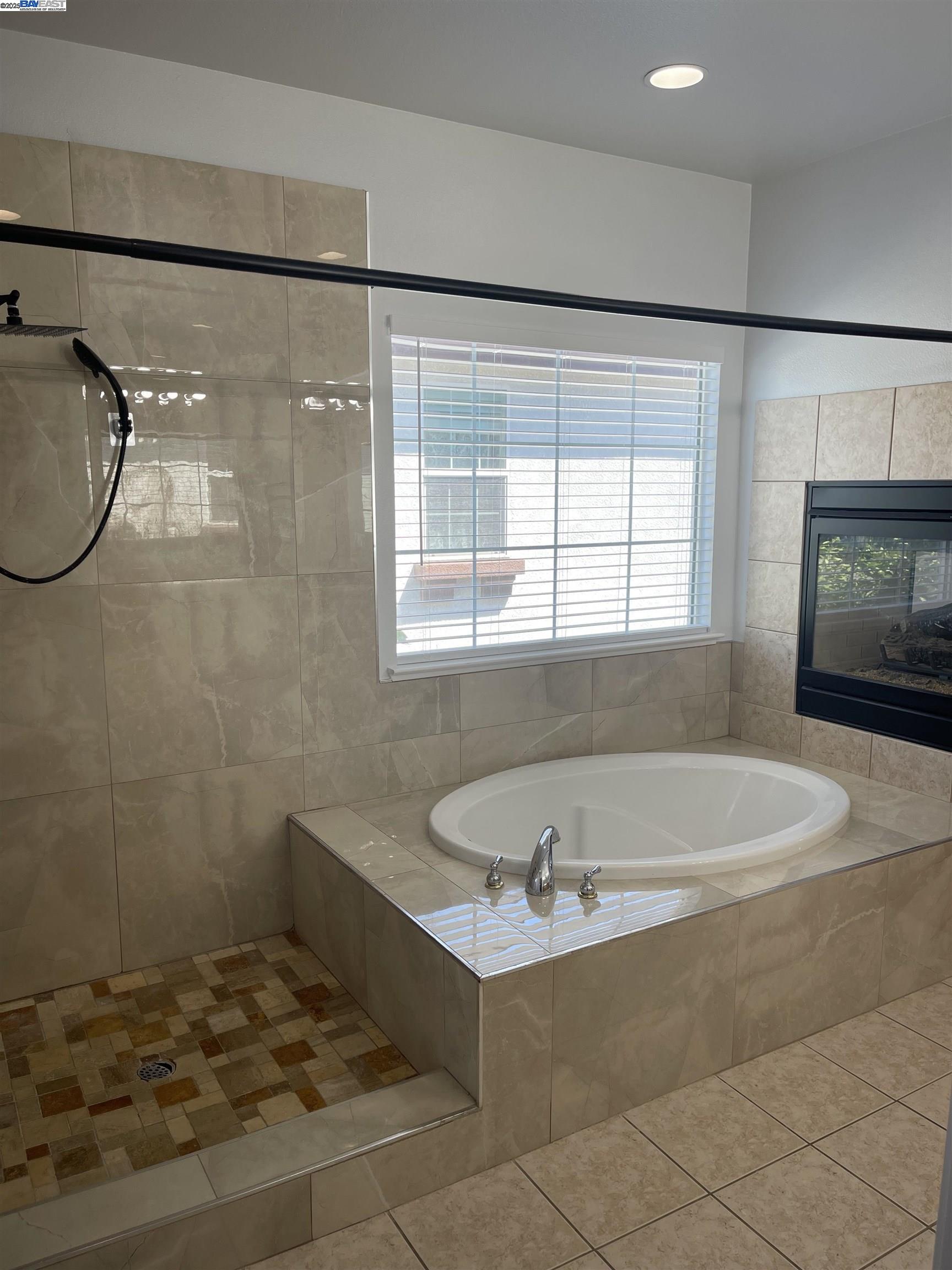 2432 Tennis Ln, Tracy, California 95377, 5 Bedrooms Bedrooms, 8 Rooms Rooms,3 BathroomsBathrooms,Residential,For Sale,2432 Tennis Ln,41106595