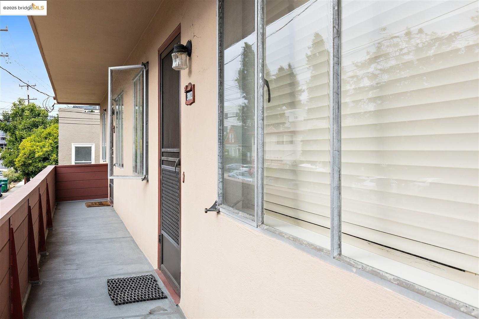 3802 Shafter Ave, Oakland, California 94609, ,Residential Income,For Sale,3802 Shafter Ave,41106602